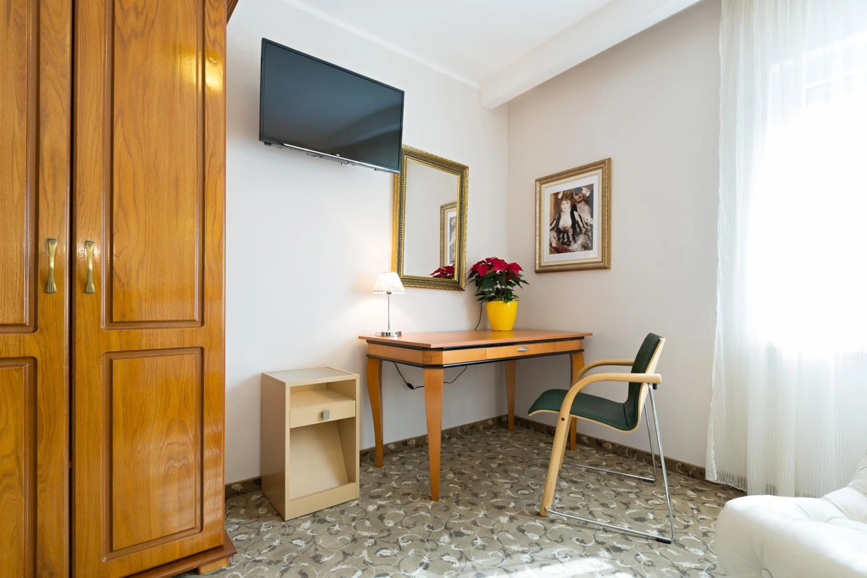 Seating area in Hotel Sterling Garni