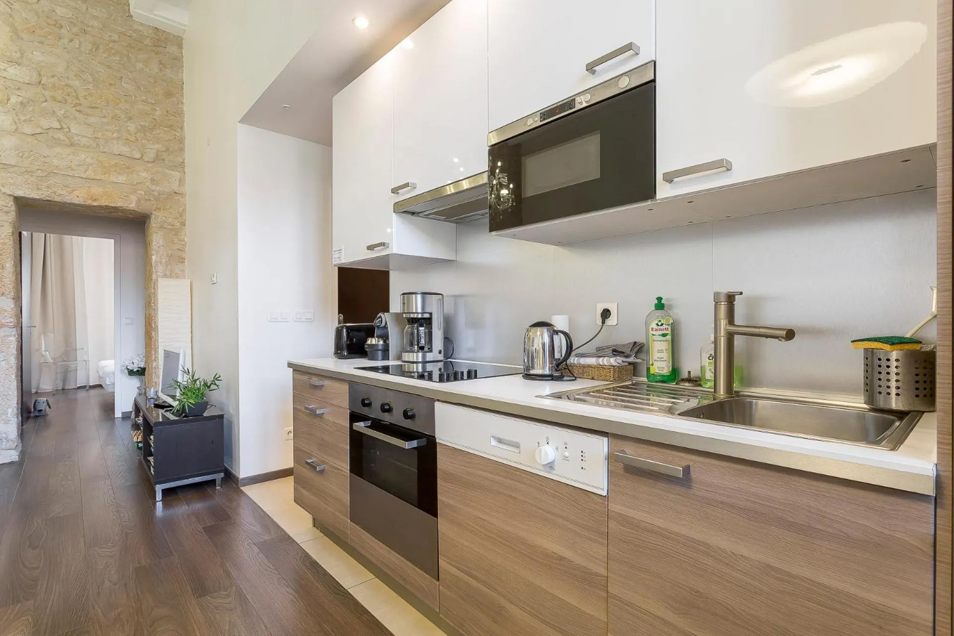 Kitchen or kitchenette in LE JACQUARD Garage Lyon Centre pour 2 à 8 pers