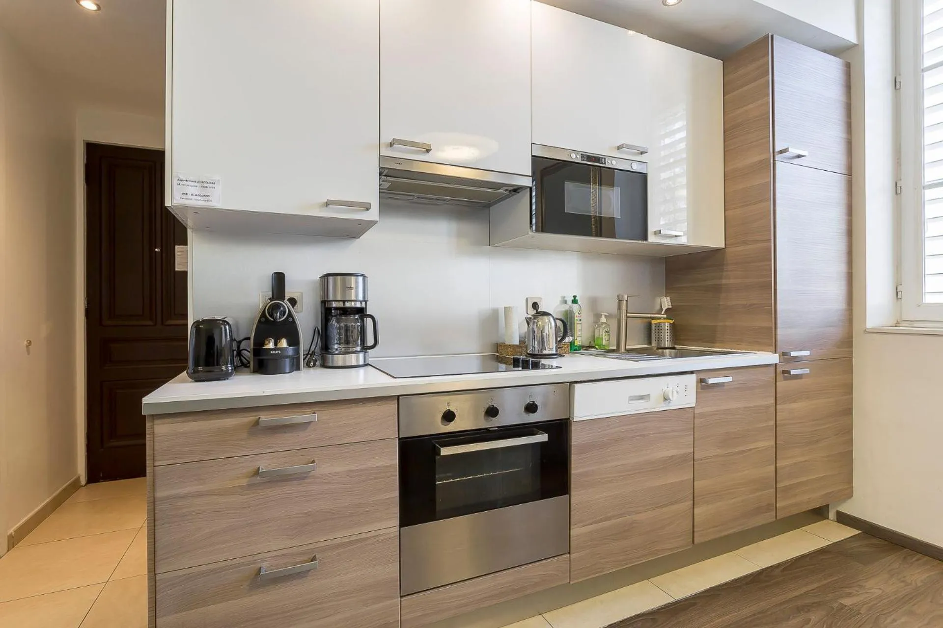 Kitchen or kitchenette in LE JACQUARD Garage Lyon Centre pour 2 à 8 pers