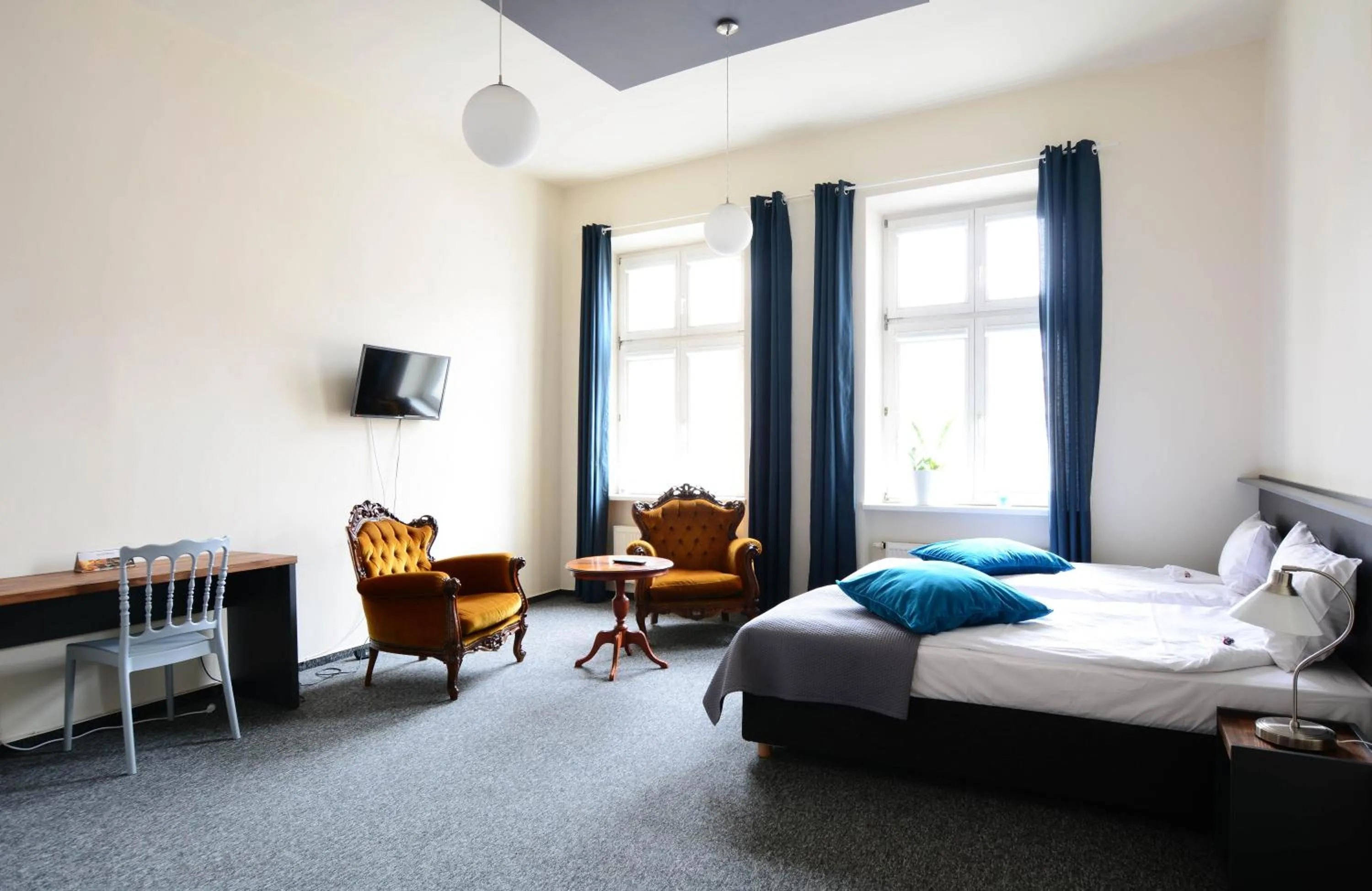 Bed in Good Time Residence