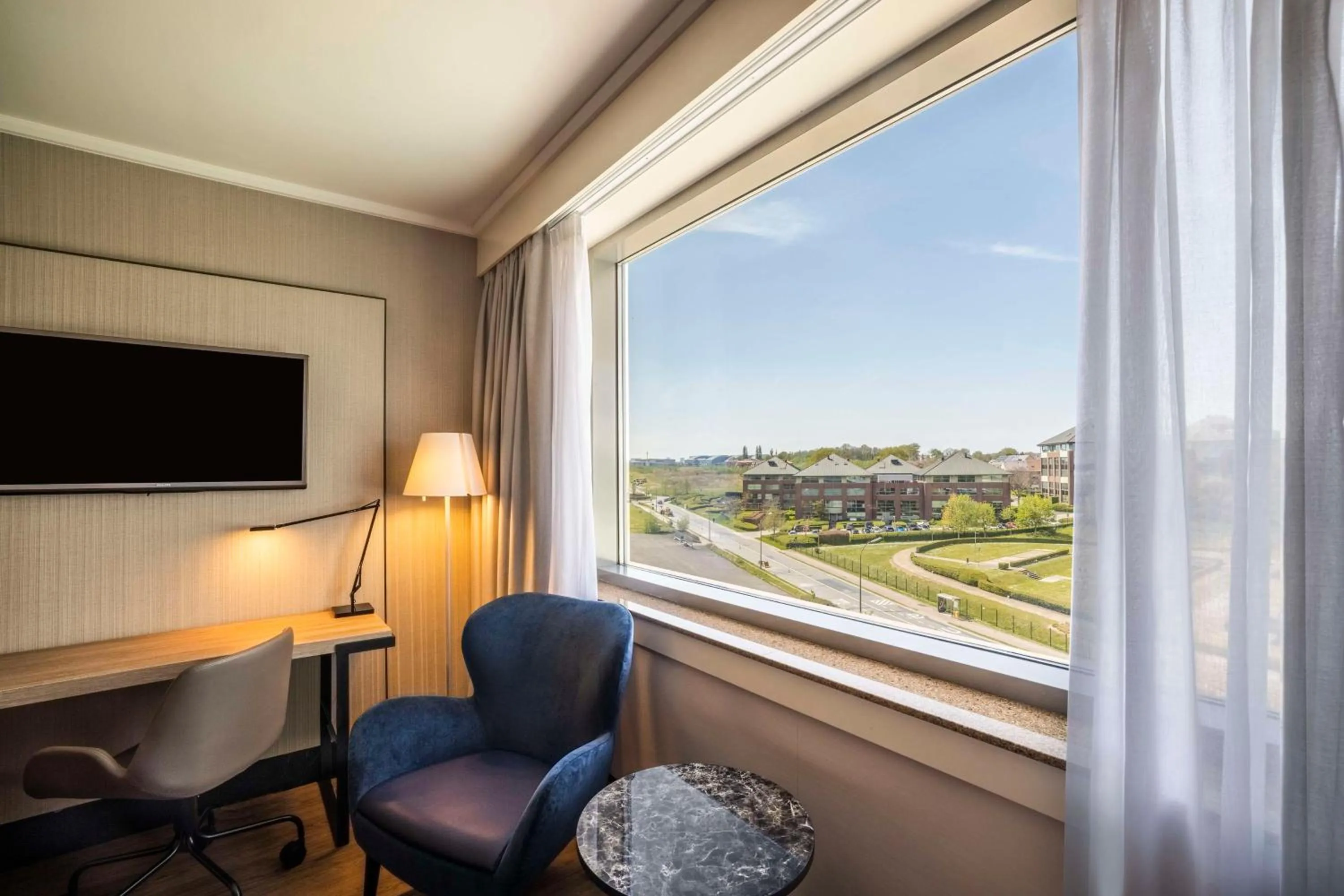 Bedroom in NH Brussels Airport