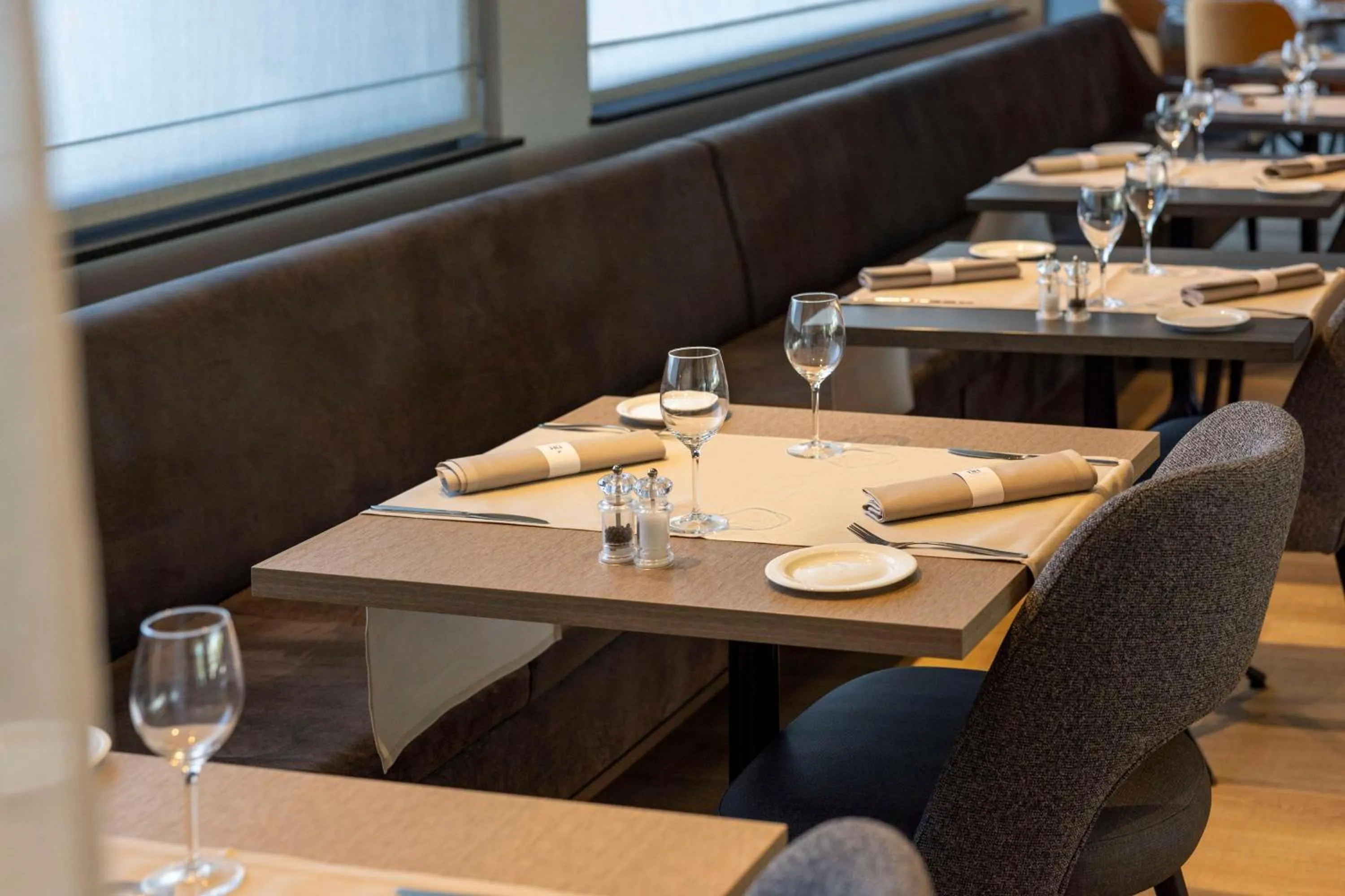 Restaurant/places to eat in NH Brussels Airport