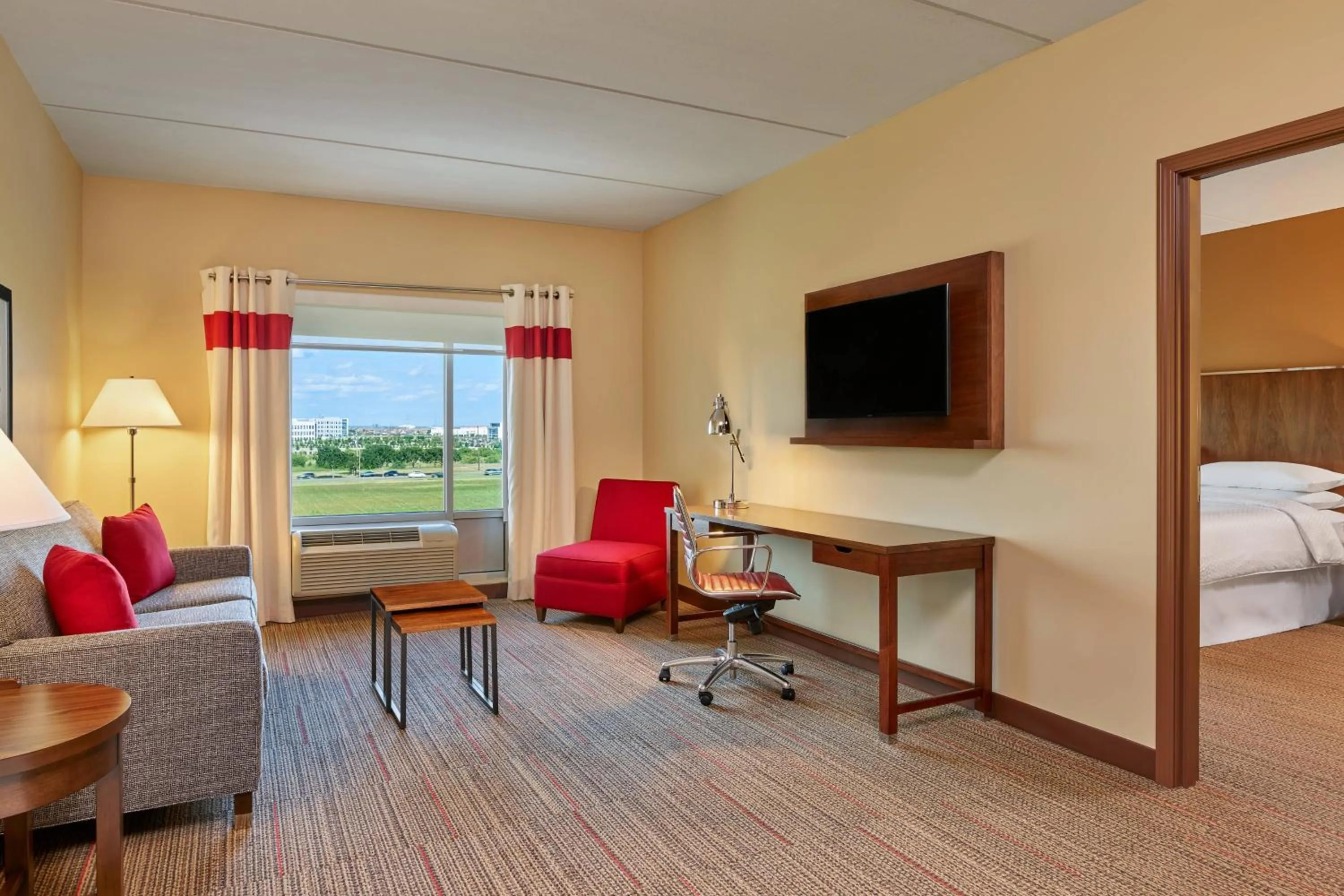 Bedroom, Bed in Four Points by Sheraton Dallas Fort Worth Airport North