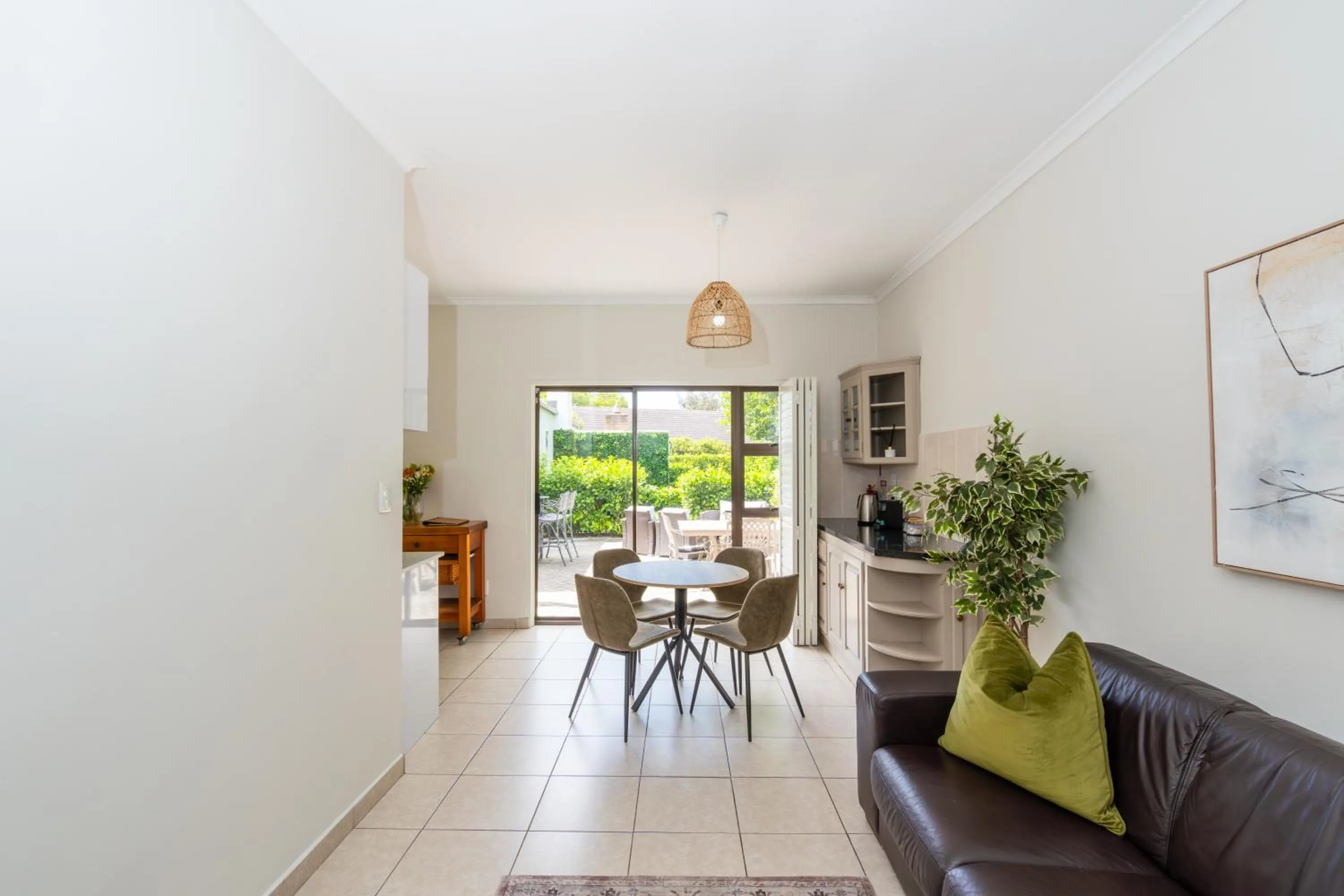 Living room in 2 On Lismore Guesthouse