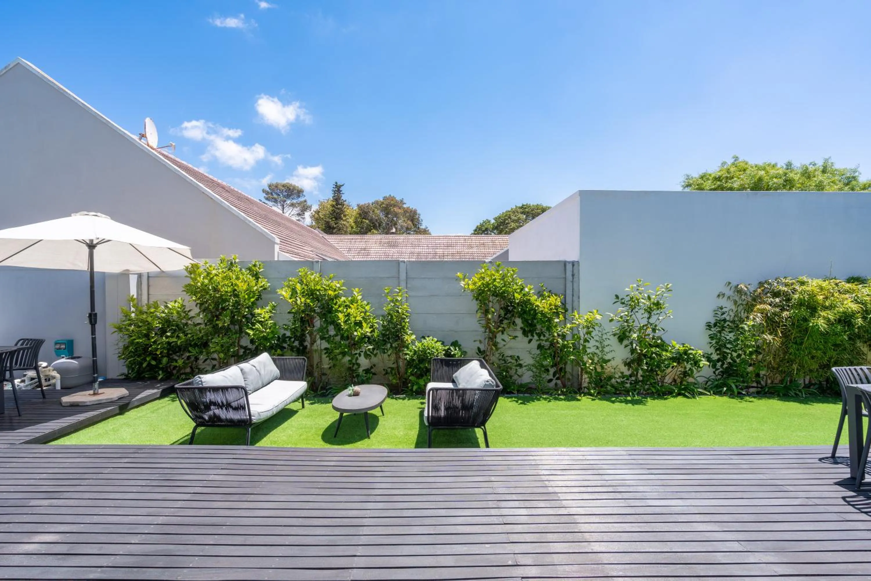 Garden in 2 On Lismore Guesthouse