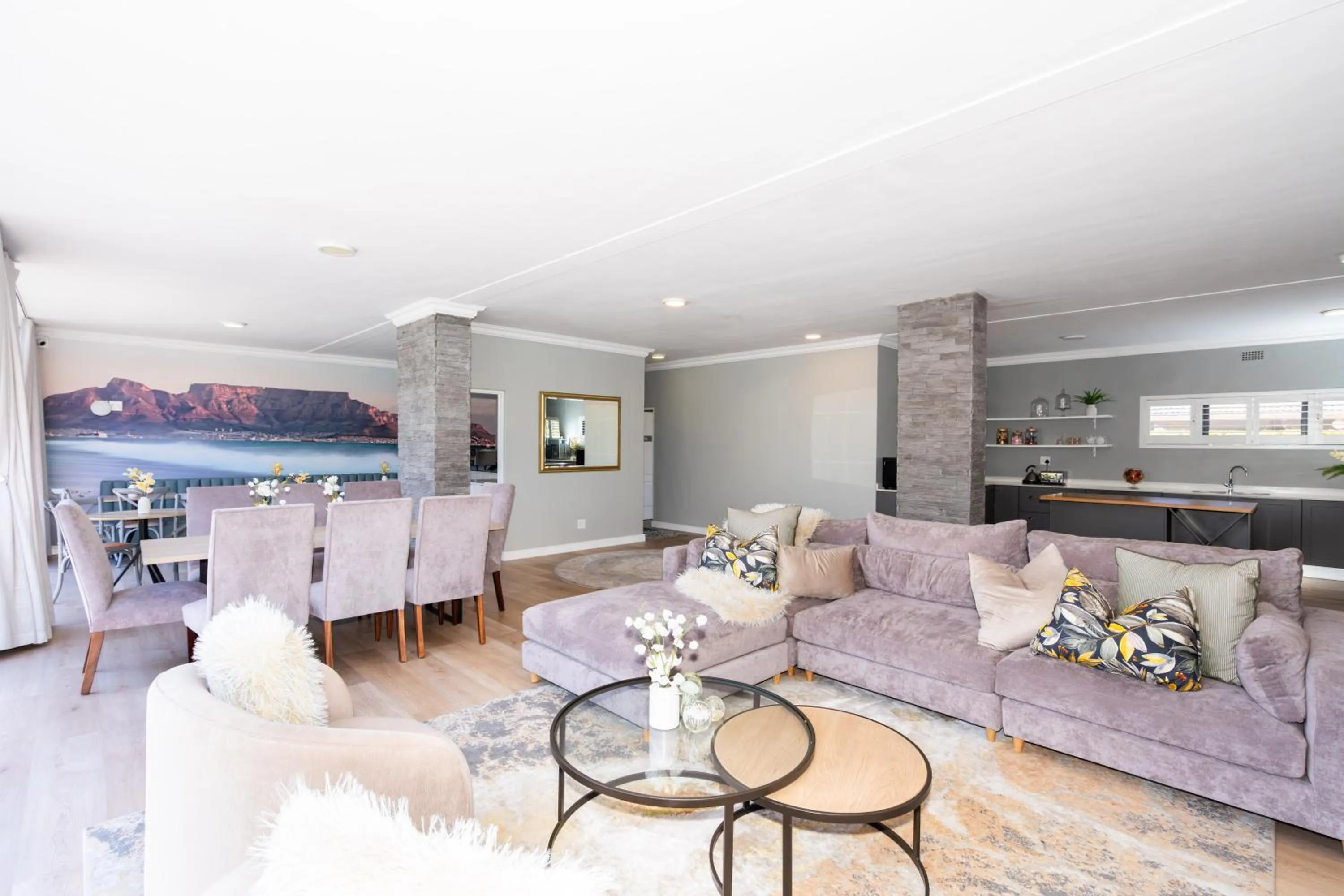 Living room in 2 On Lismore Guesthouse