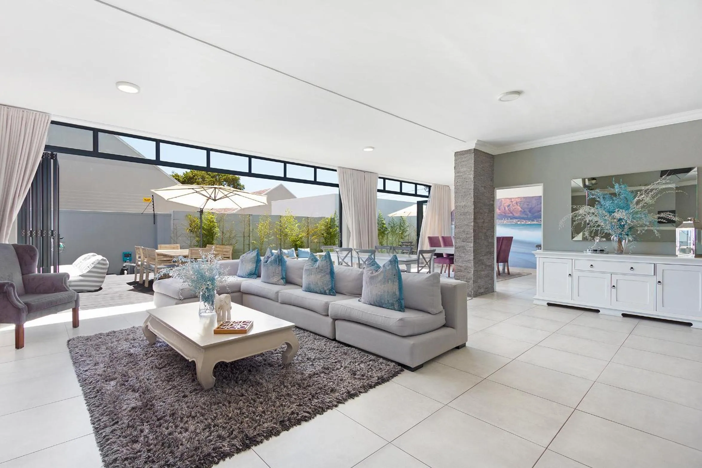 Living room in 2 On Lismore Guesthouse