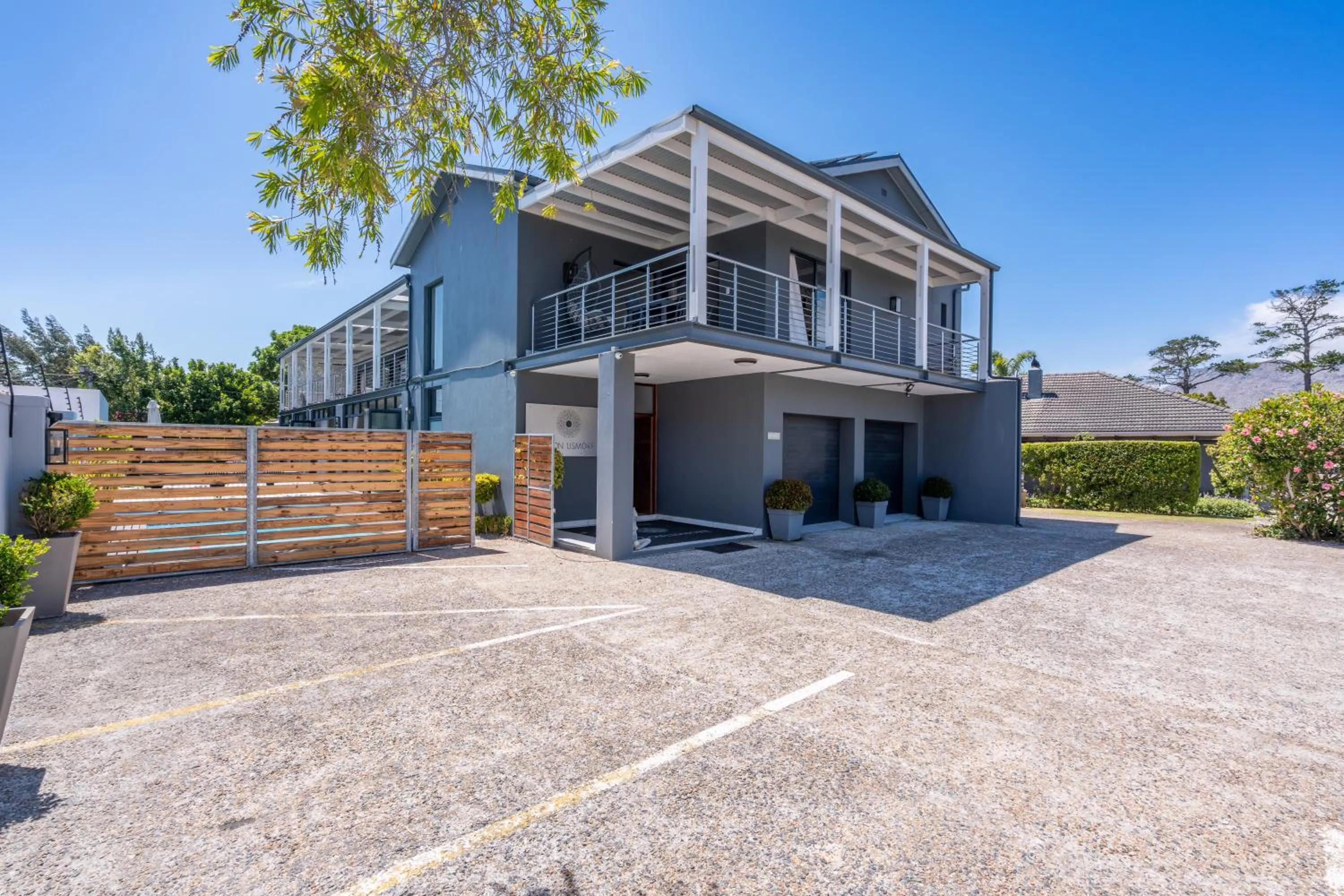 Property building in 2 On Lismore Guesthouse