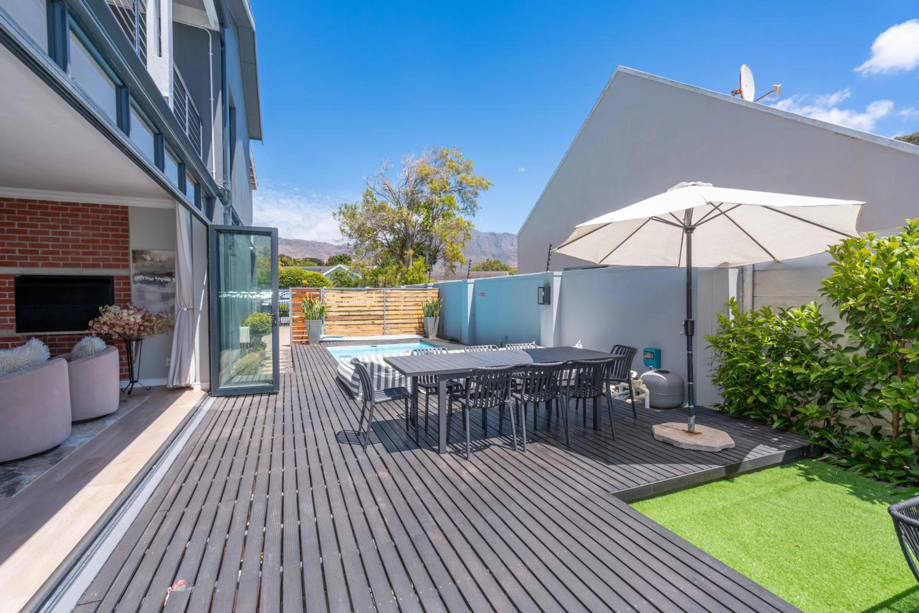 Garden in 2 On Lismore Guesthouse