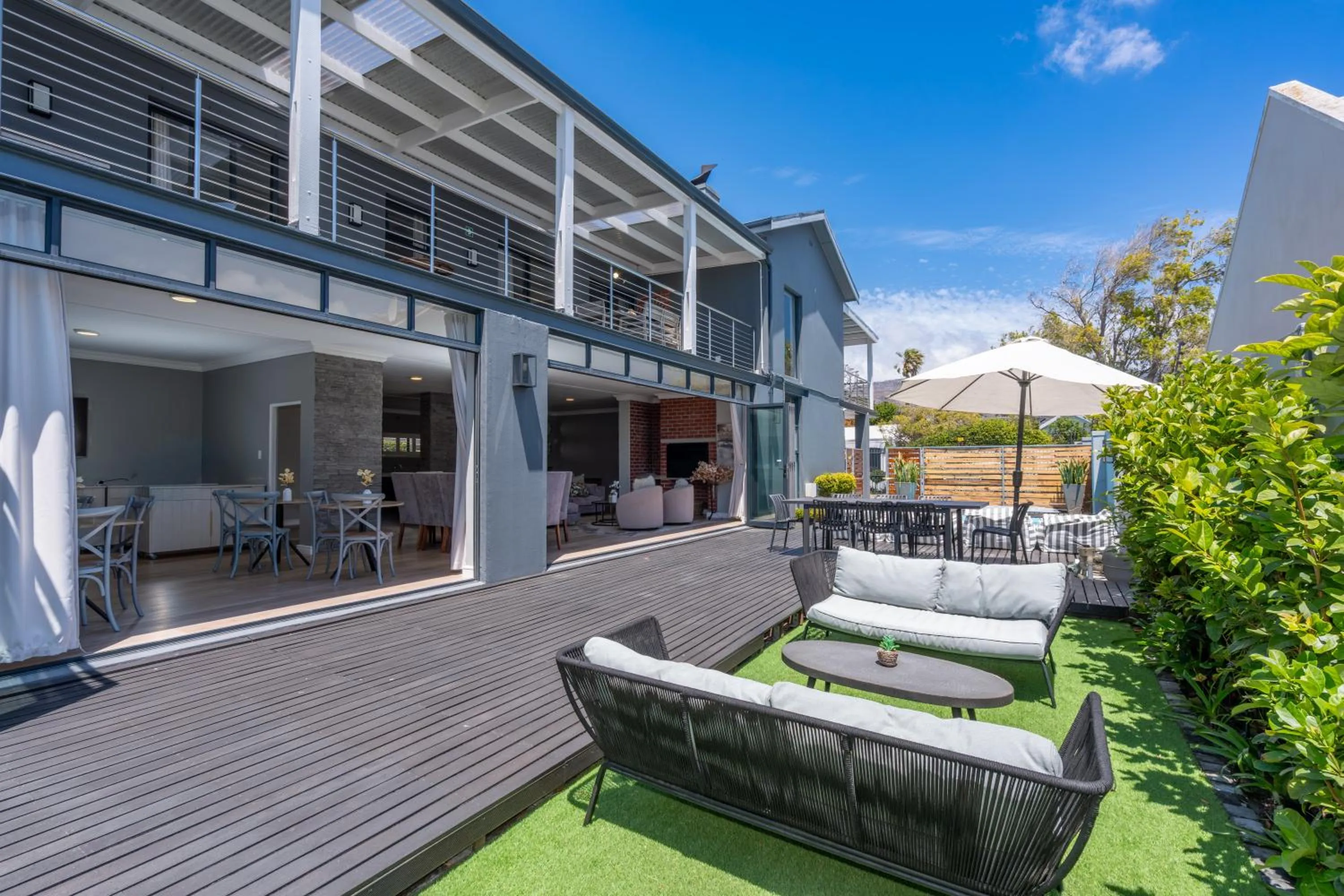 Garden in 2 On Lismore Guesthouse