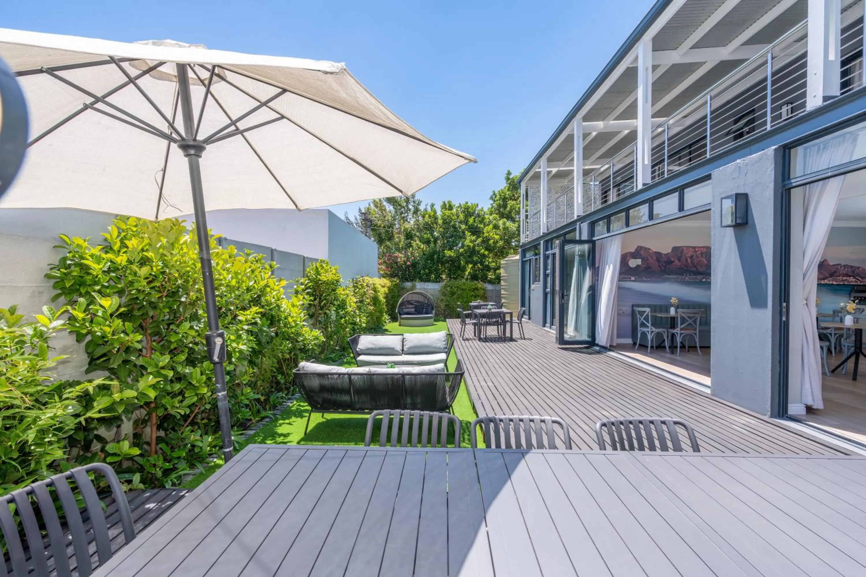 Property building in 2 On Lismore Guesthouse