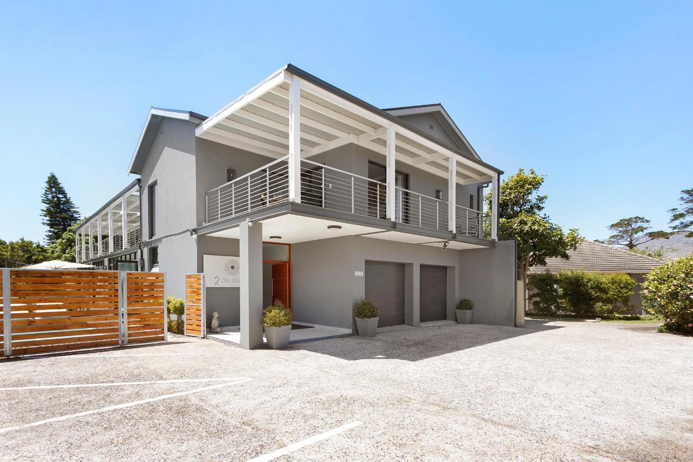 Property building in 2 On Lismore Guesthouse