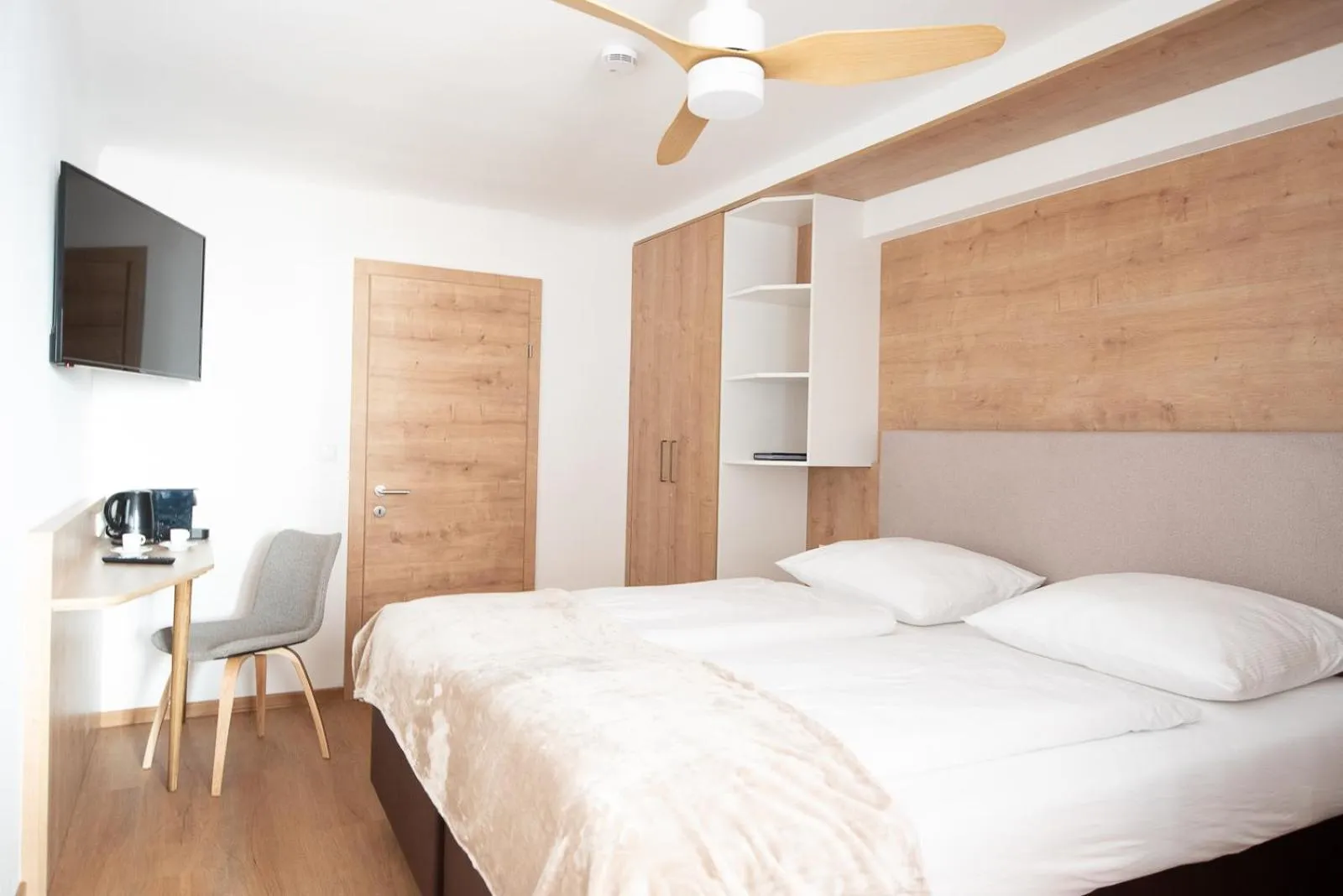 Photo of the whole room, Bed in Hotel Modus