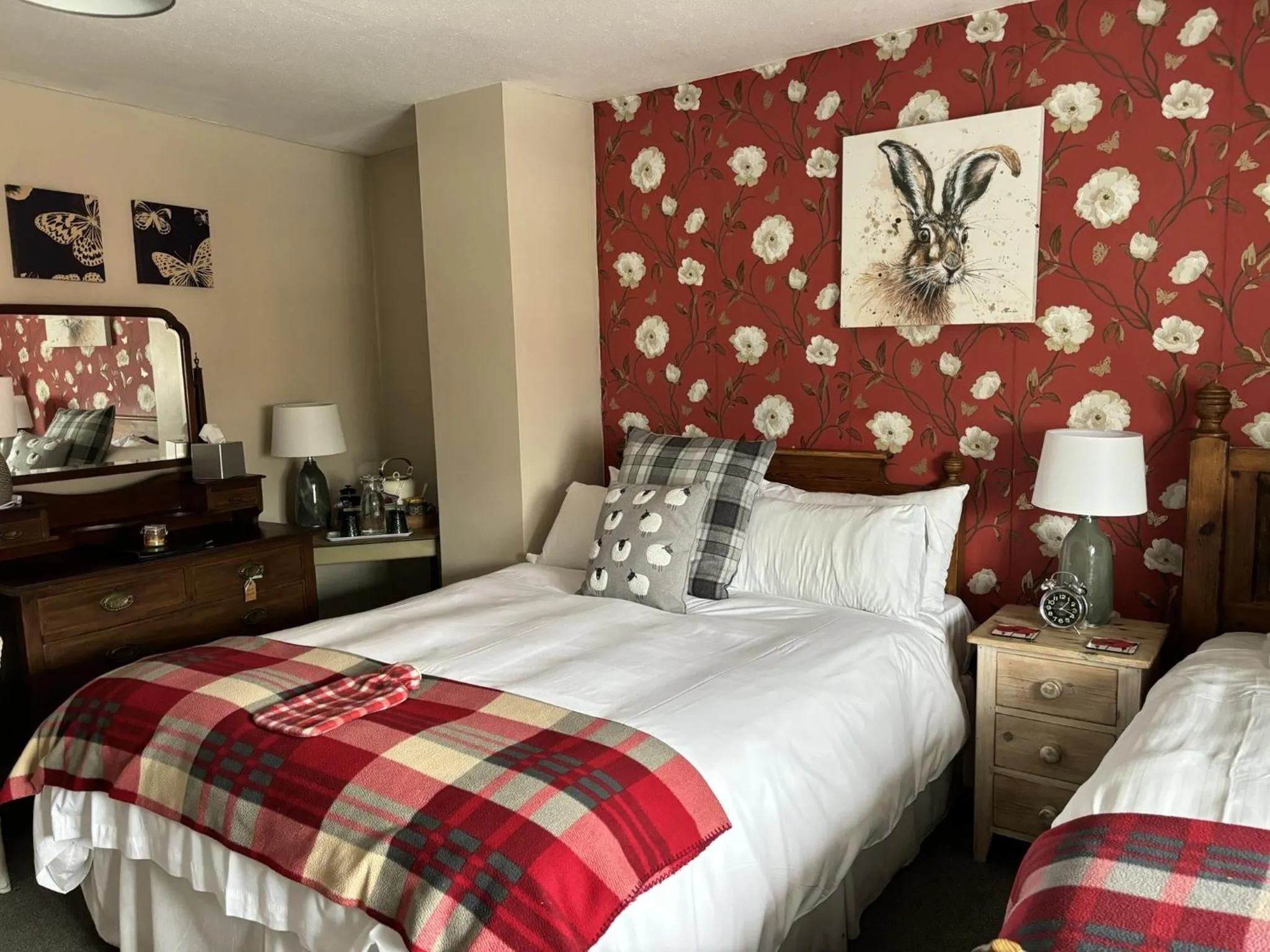 Bedroom, Bed in The Three Cups Inn