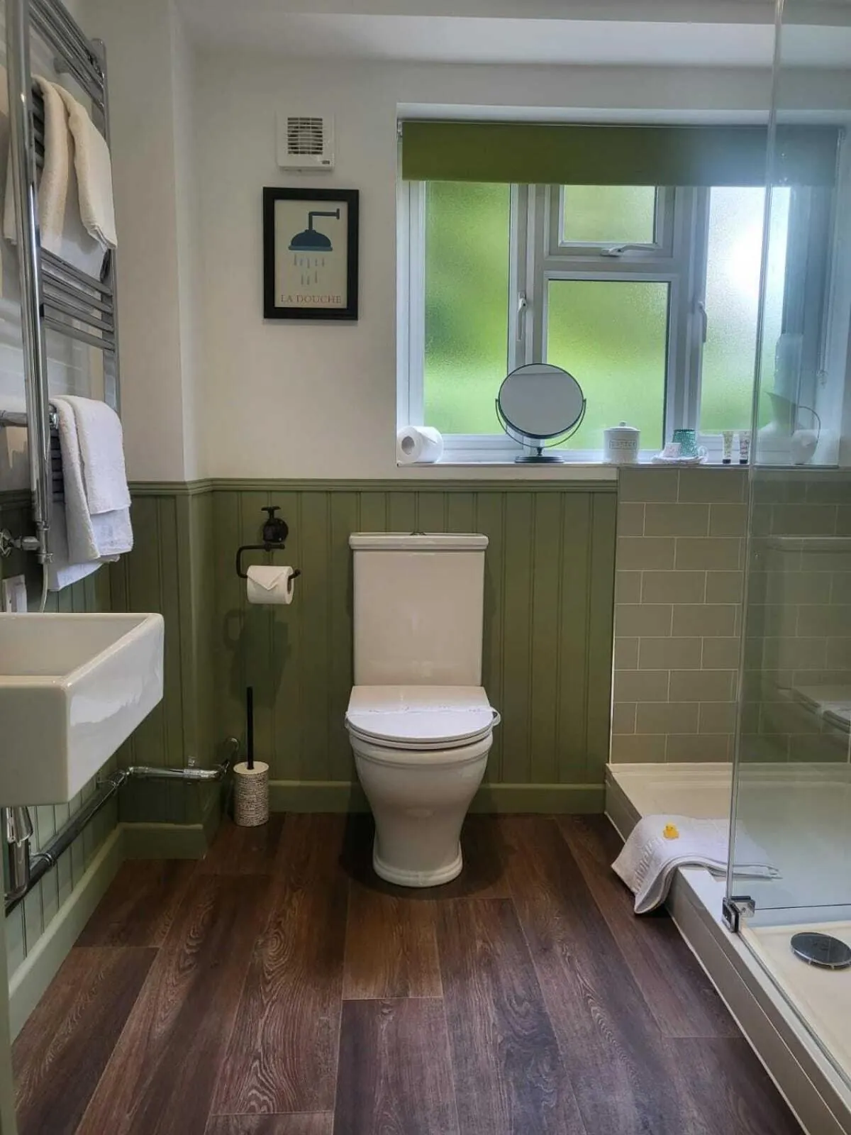 Bathroom in The Three Cups Inn