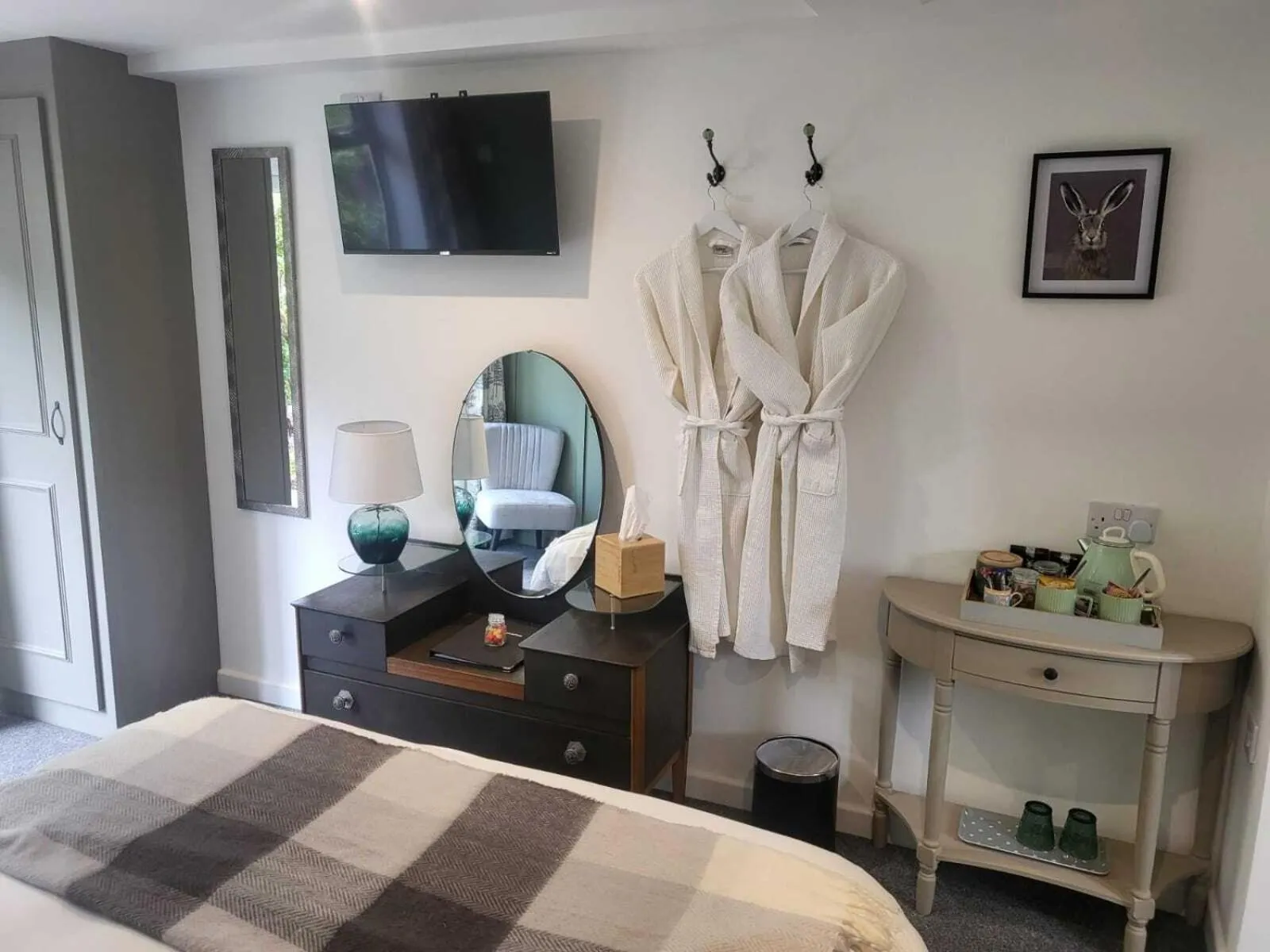 Bedroom, Bed in The Three Cups Inn