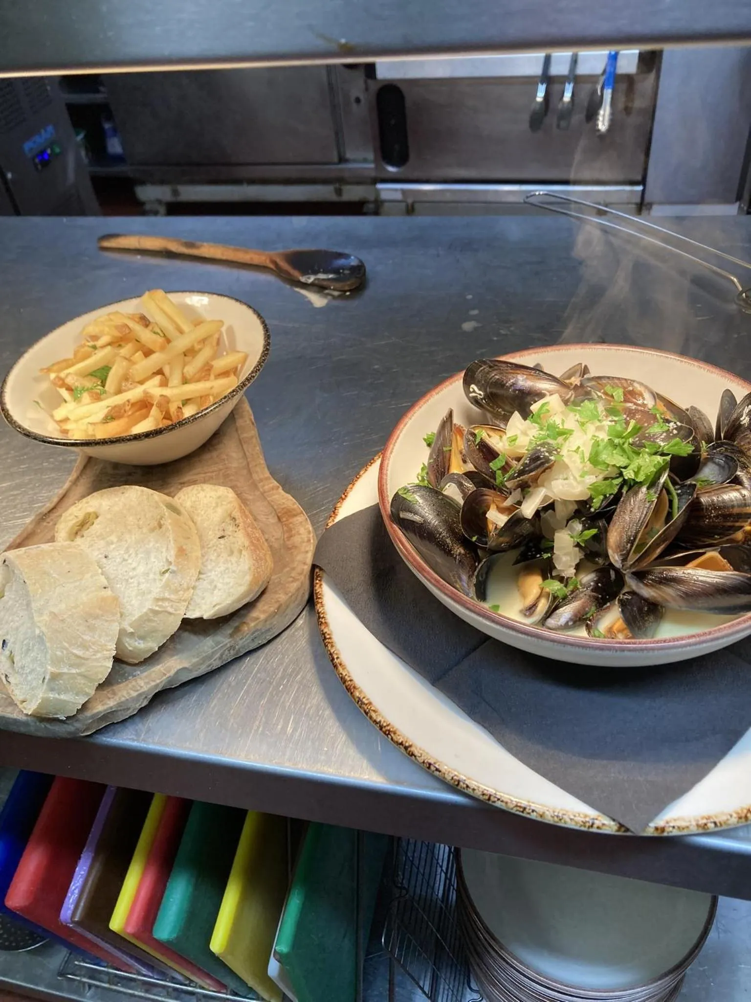 Food and drinks in The Three Cups Inn