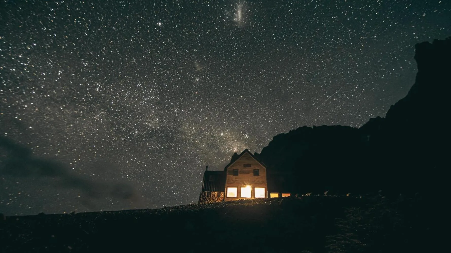 Night in Puesto Cagliero - Refugio de montaña