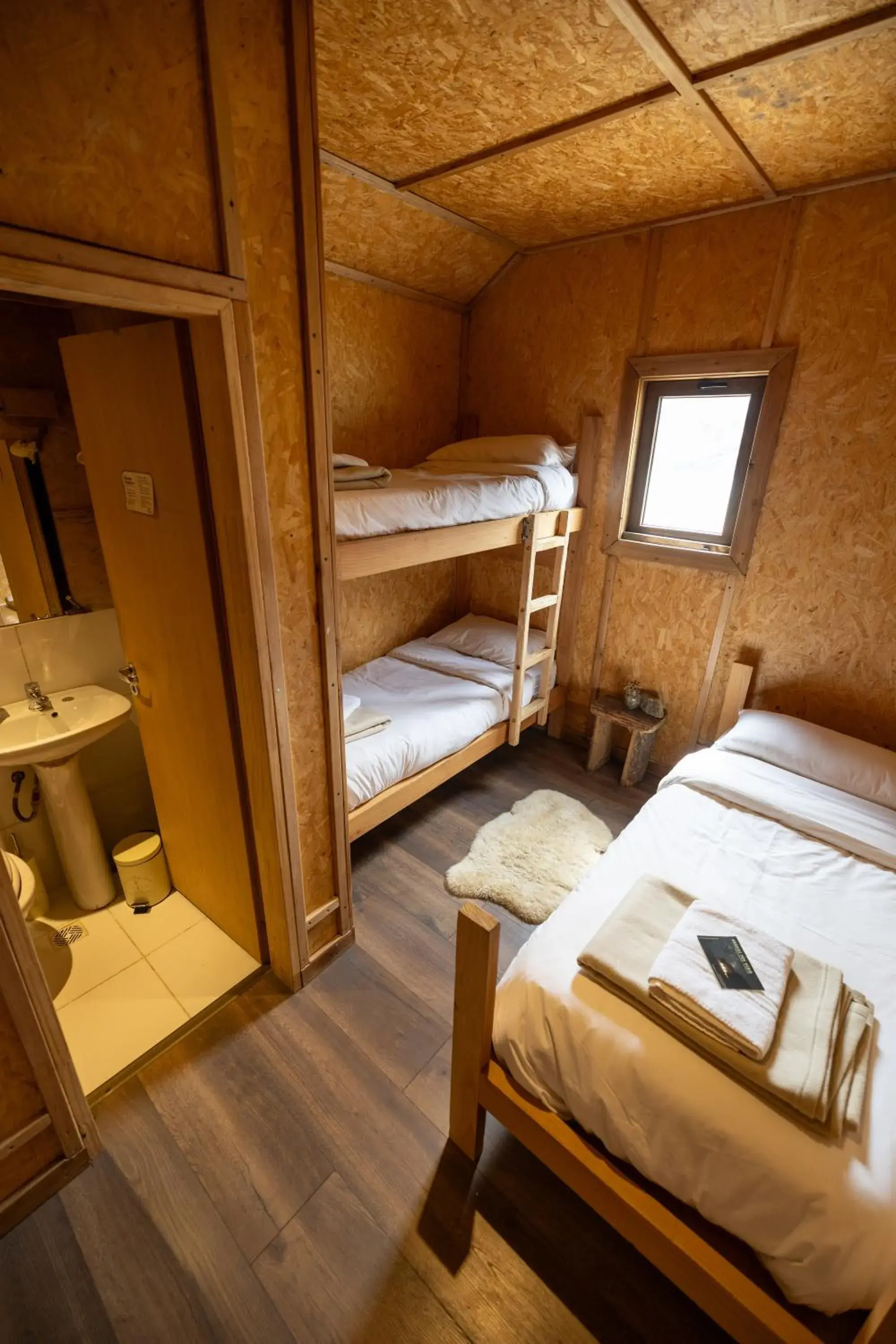 Quadruple Room with Private Bathroom - single occupancy in Puesto Cagliero - Refugio de montaña Quadruple Room with Private Bathroom - single occupancy in Puesto Cagliero - Refugio de montaña