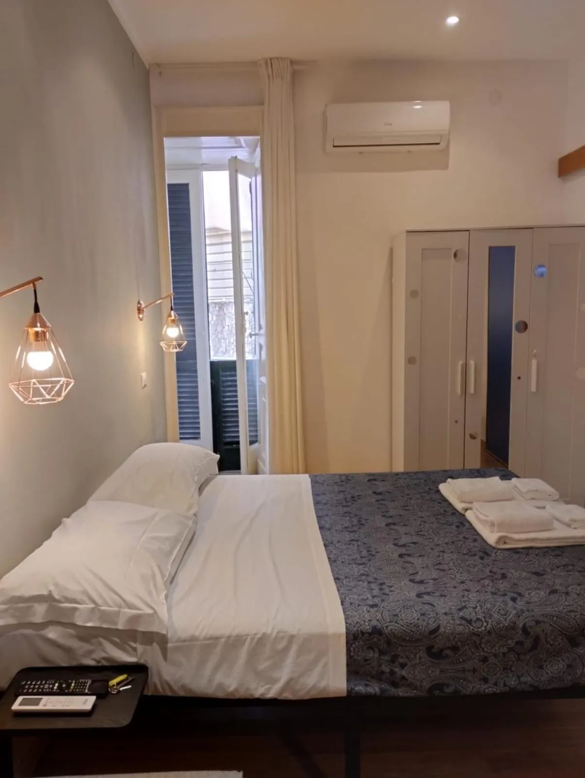 Bed in Amedeo Square