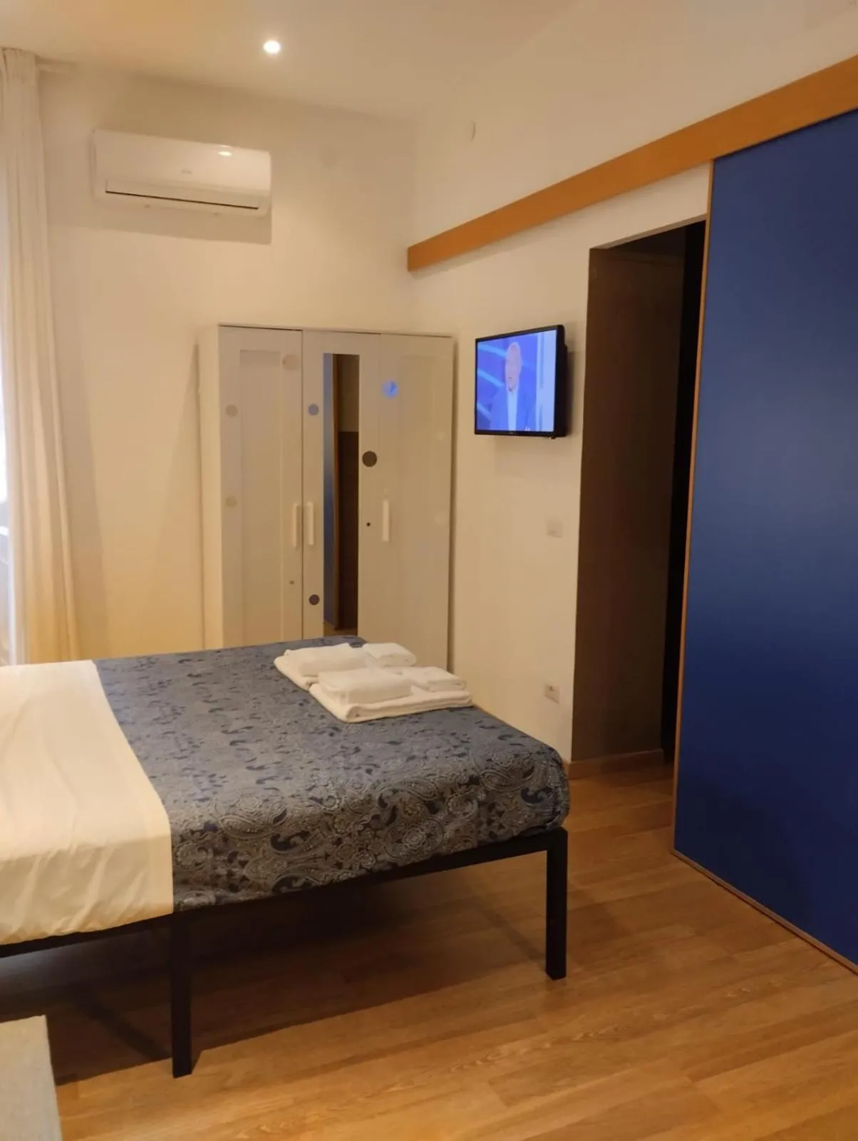 Bed in Amedeo Square