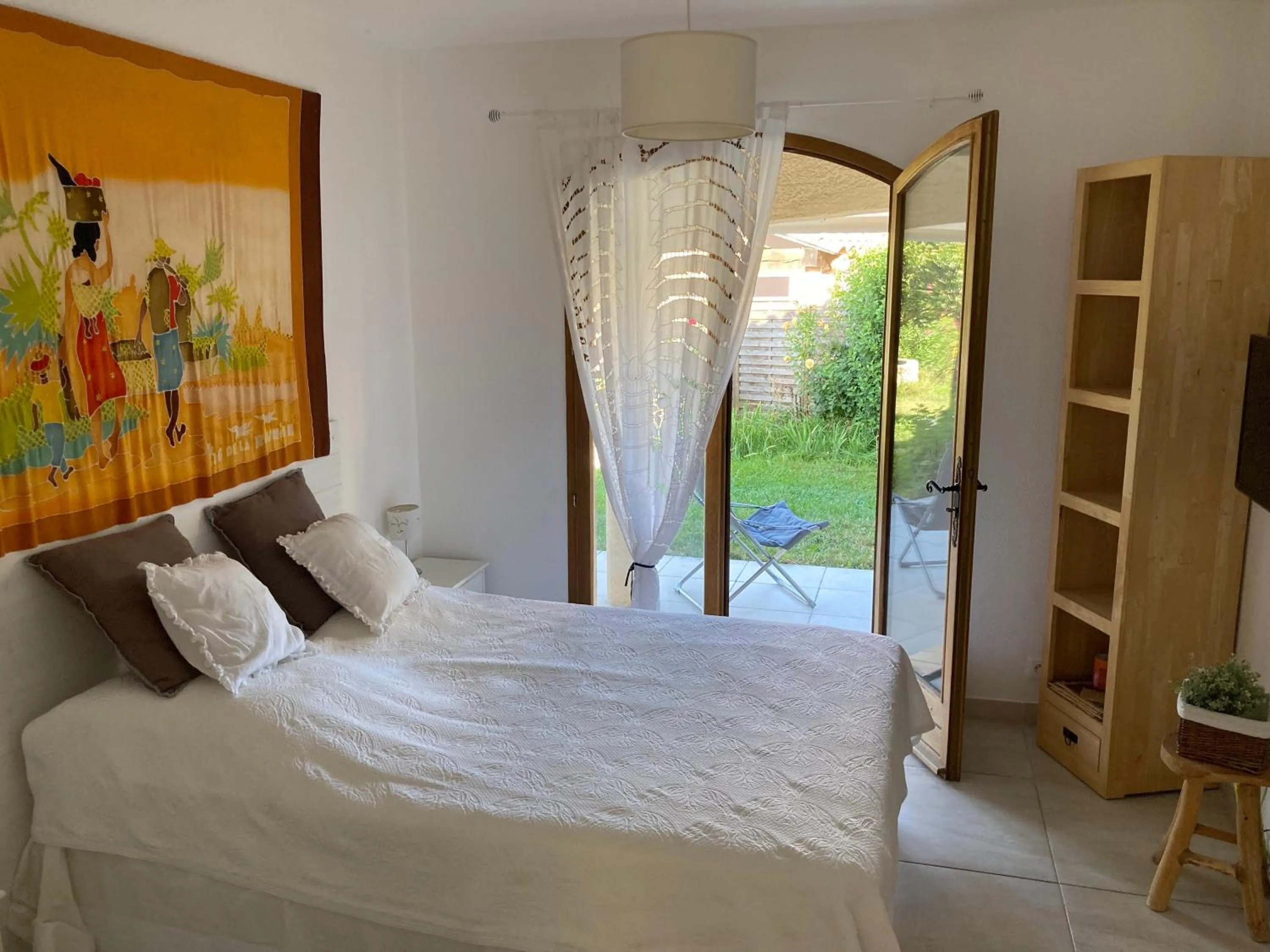 Bed in Bed & Breakfast Les LILLAS