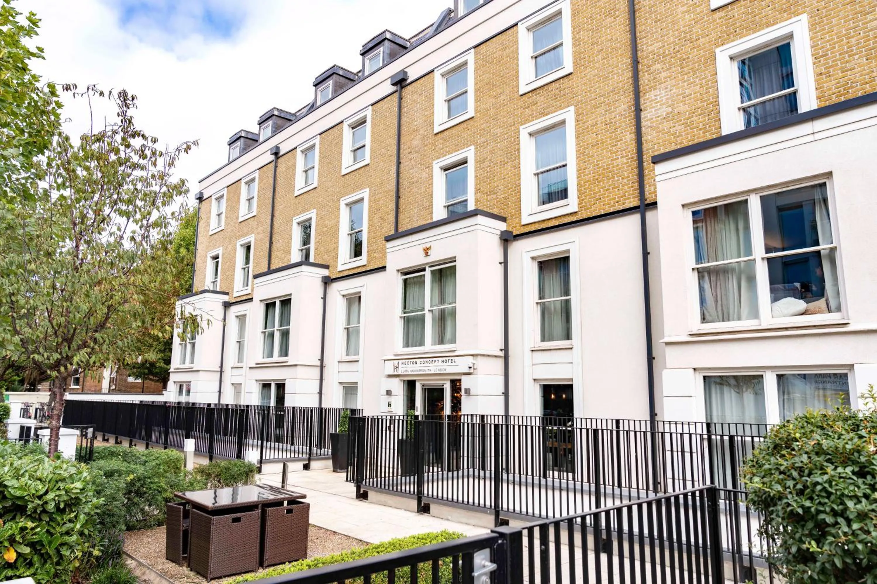 Property building in Heeton Concept Hotel – Luma Hammersmith