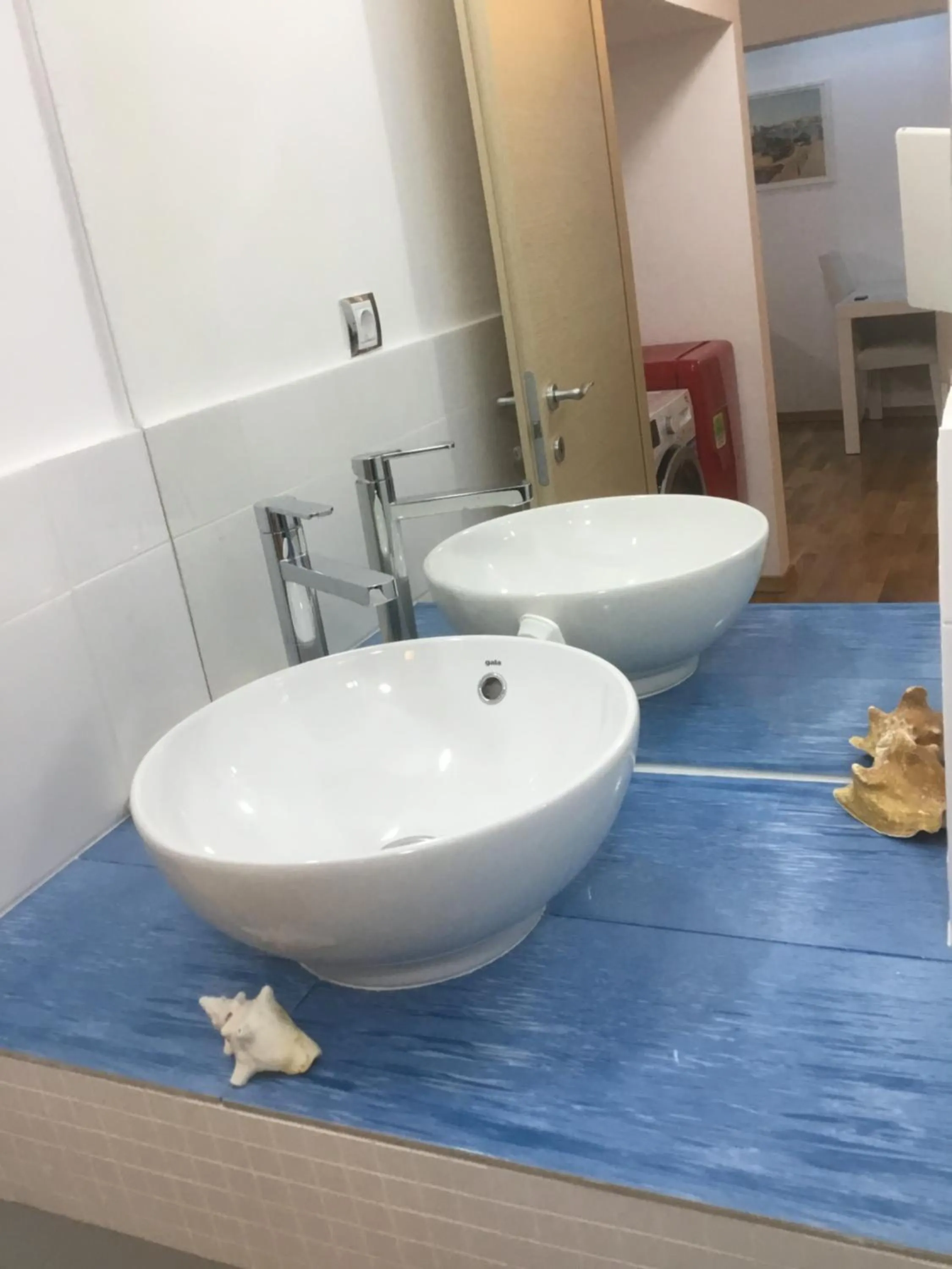 Toilet in White Dream Suites