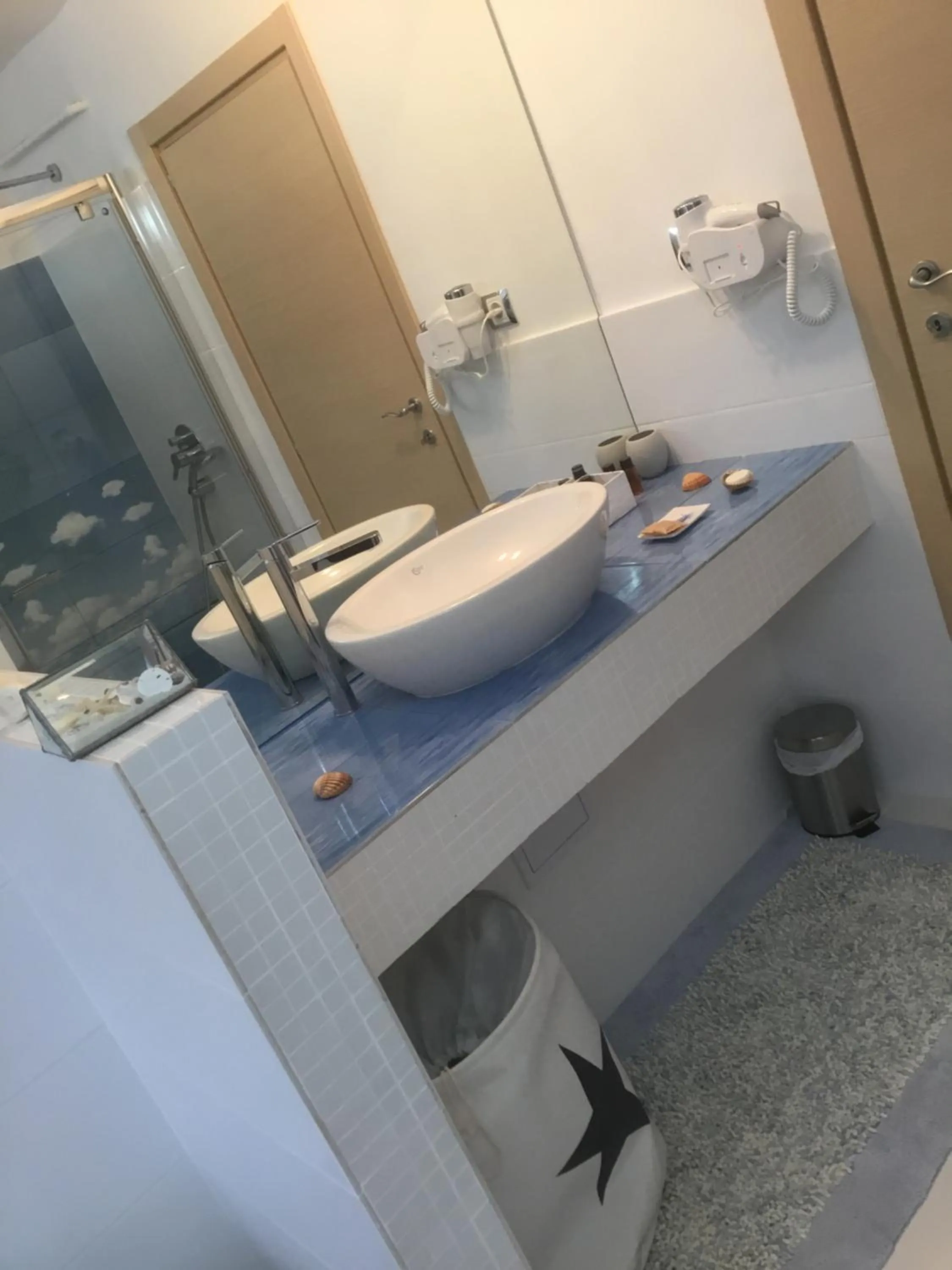 Bathroom in White Dream Suites