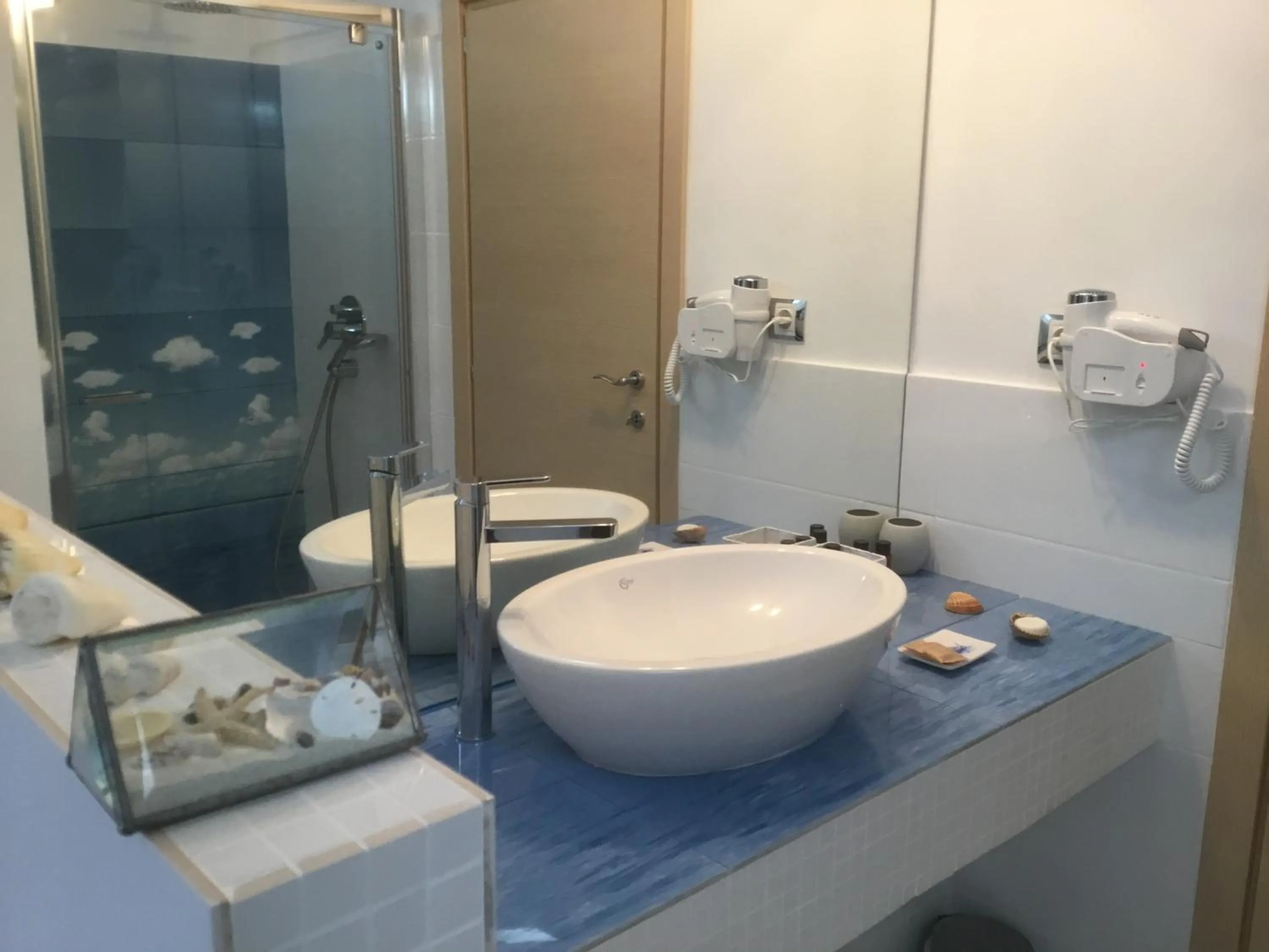 Bathroom in White Dream Suites