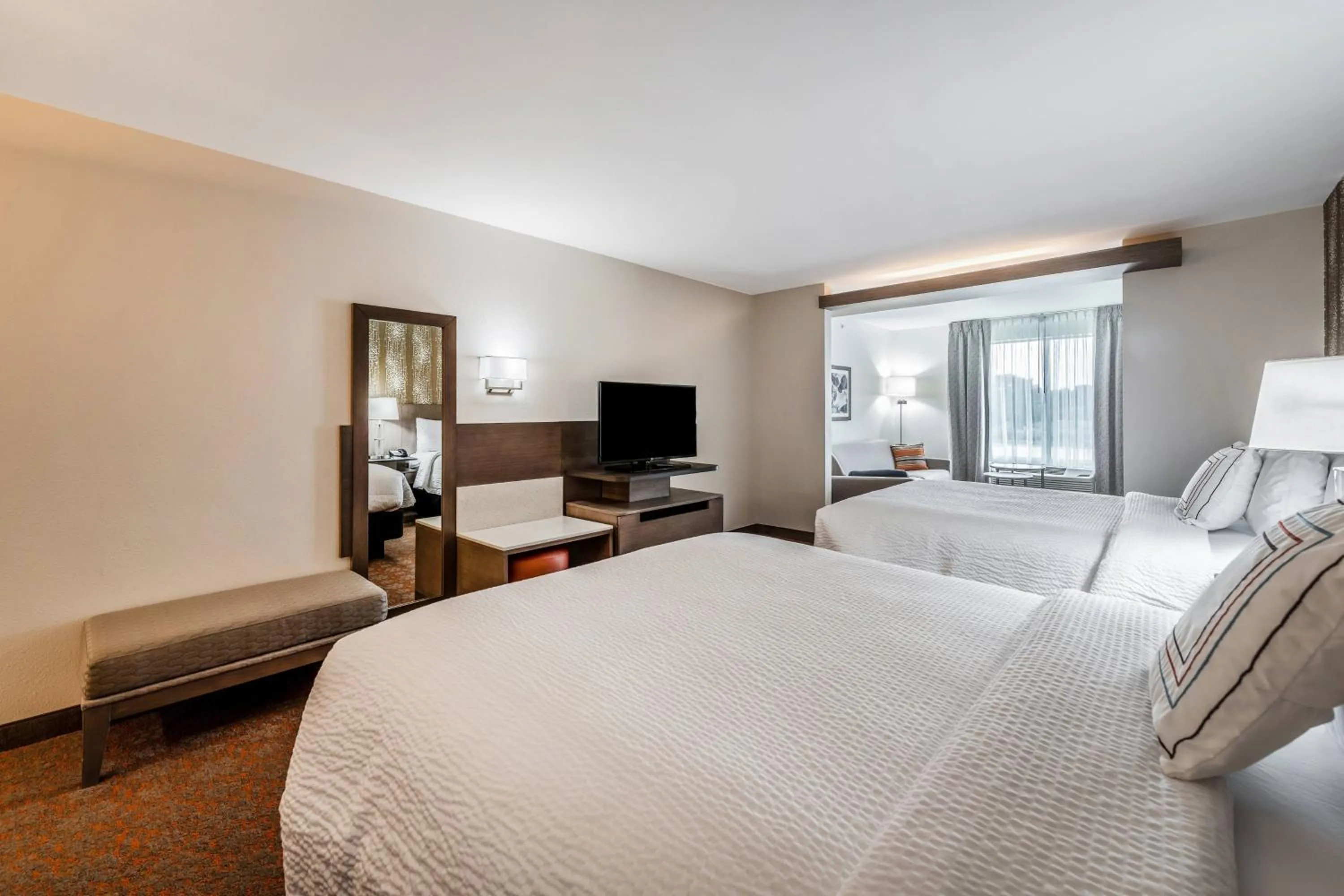 Photo of the whole room, Bed in Fairfield Inn & Suites by Marriott St. Joseph Stevensville