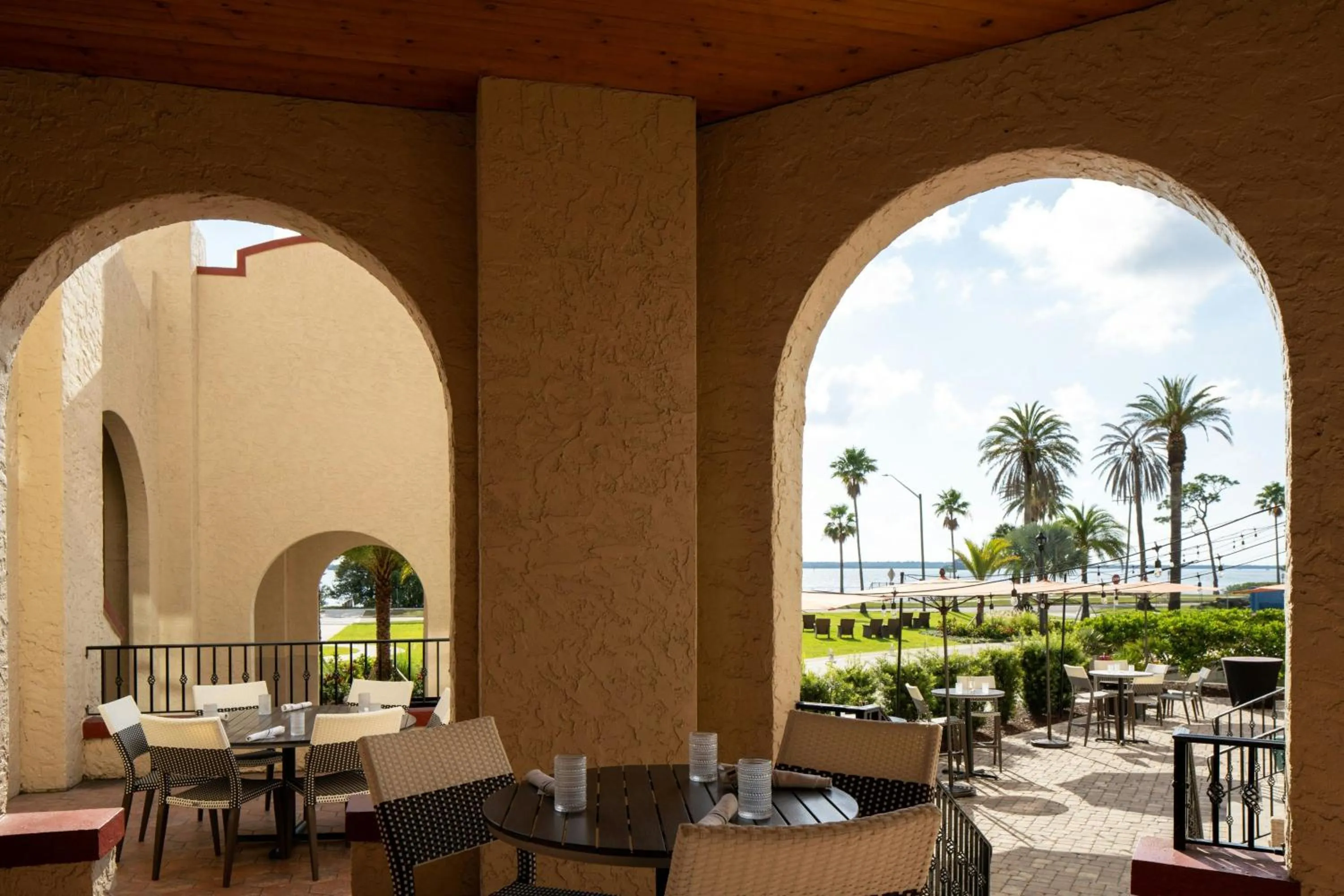 Restaurant/places to eat in Fenway Hotel, Autograph Collection