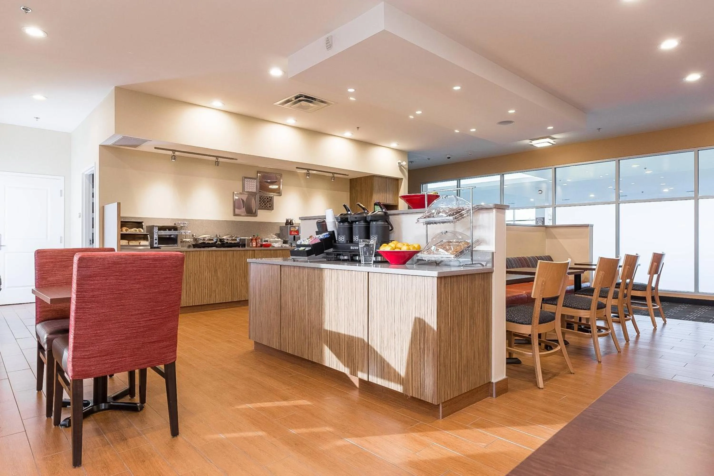Breakfast in TownePlace Suites by Marriott Edmonton South