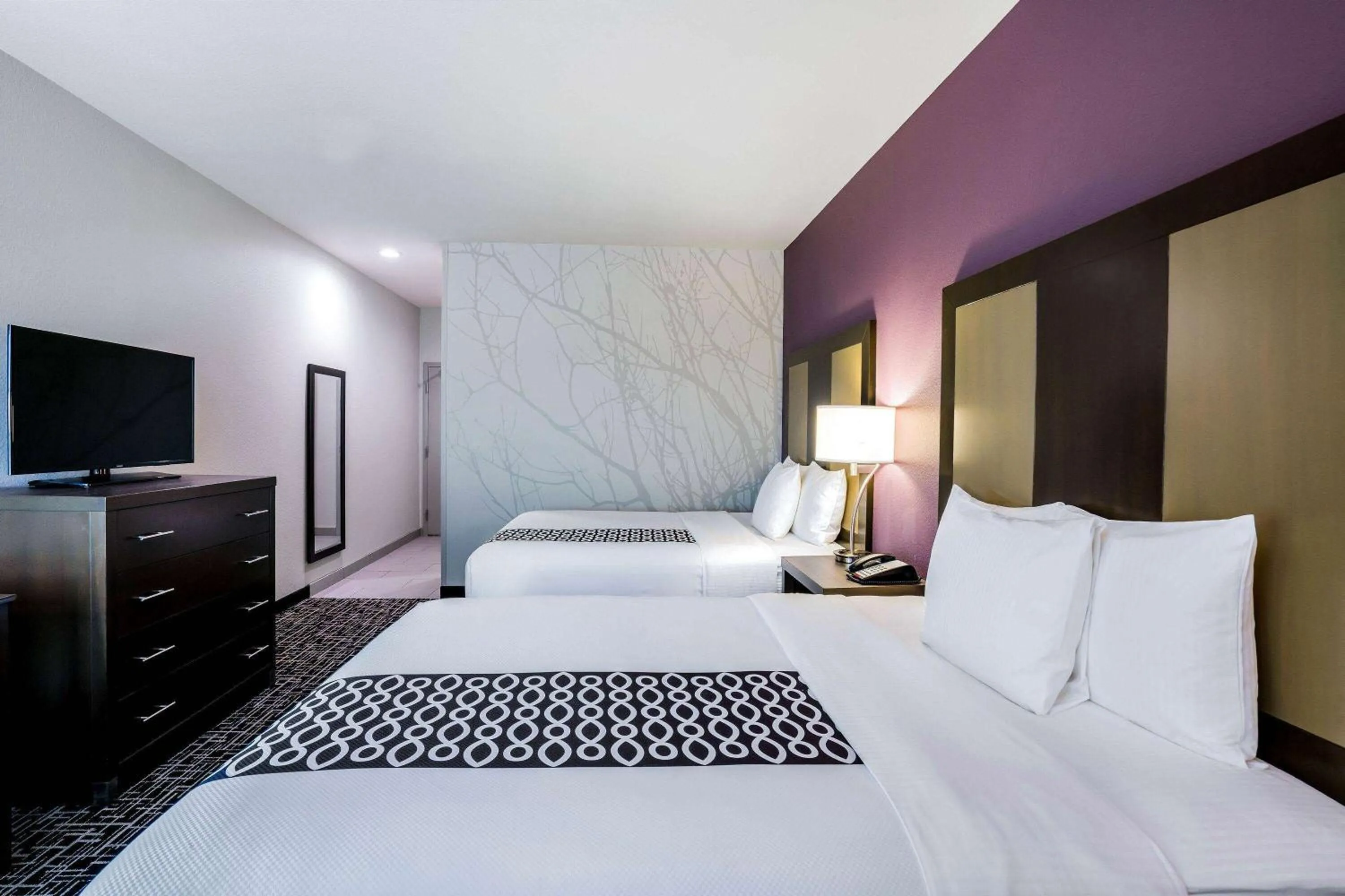 Photo of the whole room, Bed in La Quinta by Wyndham Houston Cypress