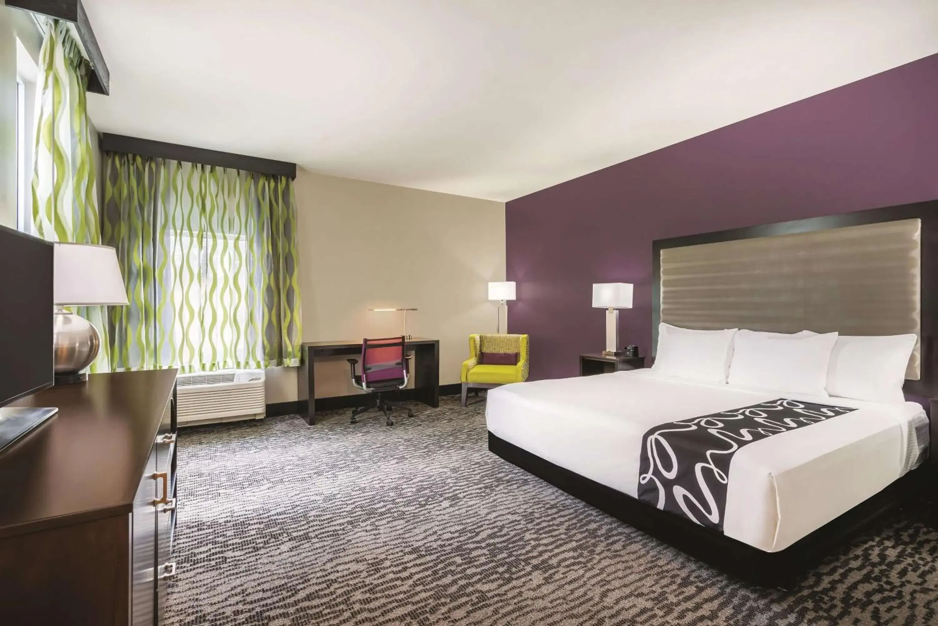 King Room - Mobility Access/Non-Smoking in La Quinta Inn & Suites by Wyndham Clifton Park Saratoga Area 1749 Route 9 King Room - Mobility Access/Non-Smoking in La Quinta Inn & Suites by Wyndham Clifton Park Saratoga Area 1749 Route 9