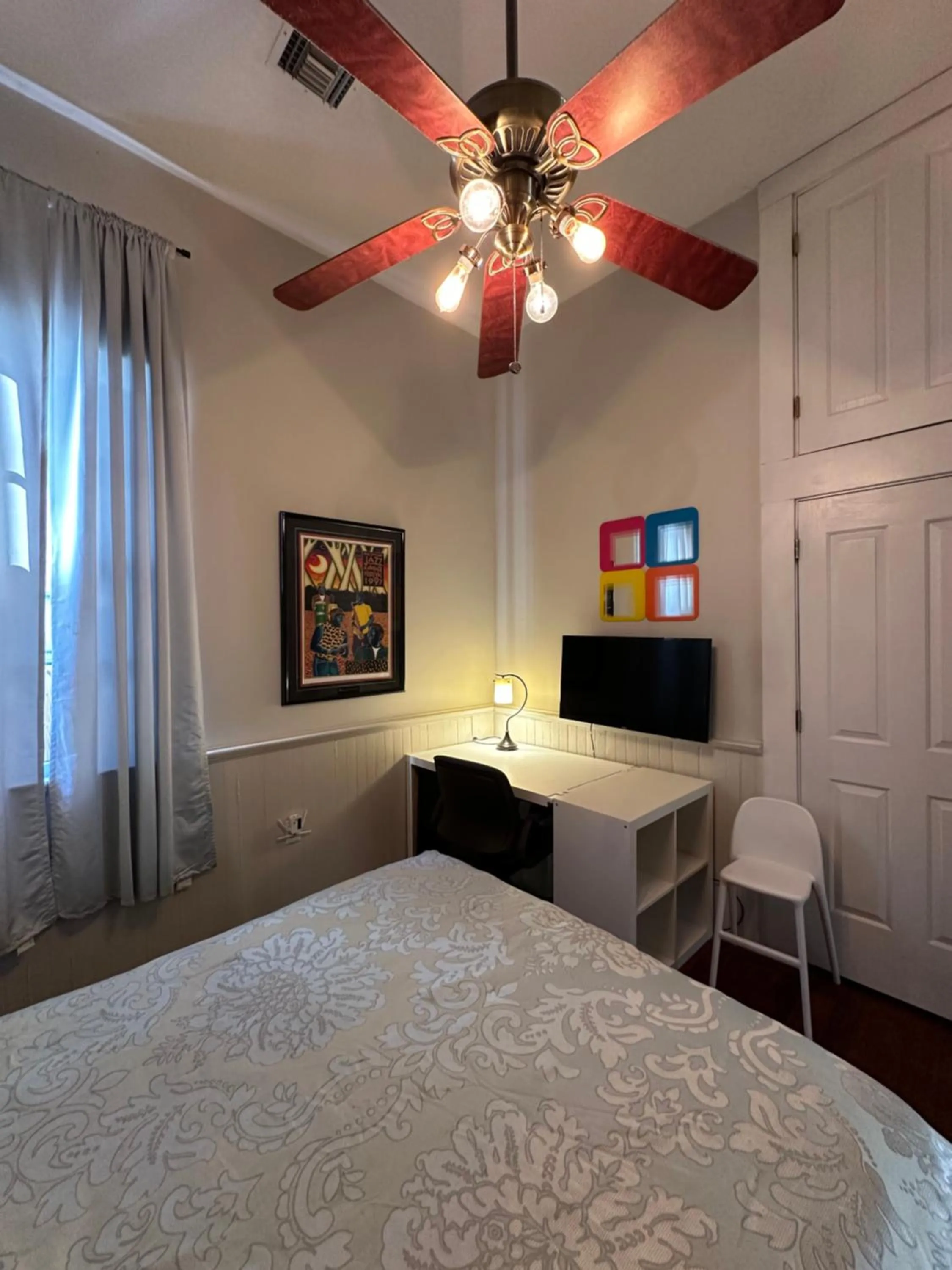 Bed in Creole Cottage Uptown