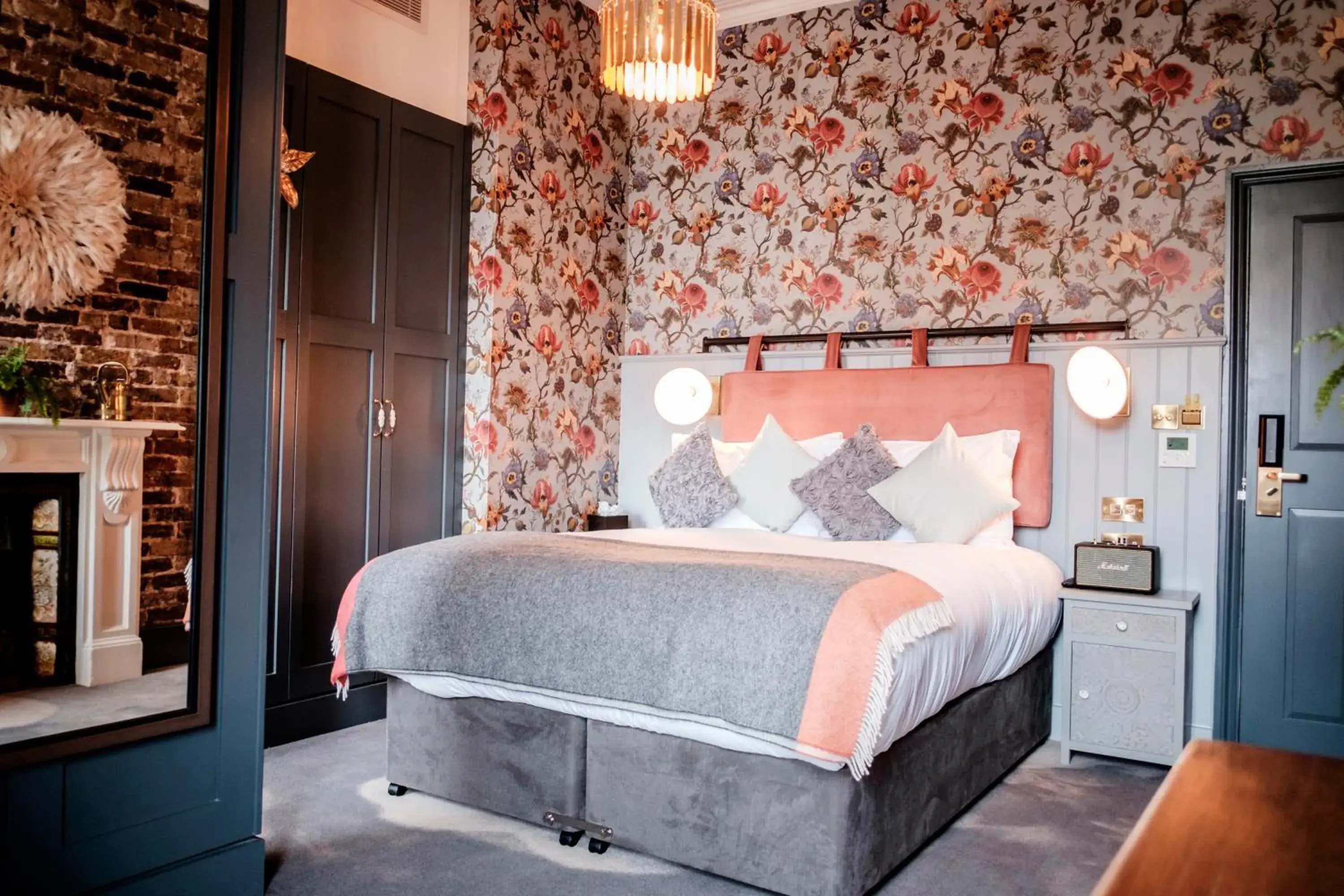 Classic Double in Half Moon Classic Double in Half Moon