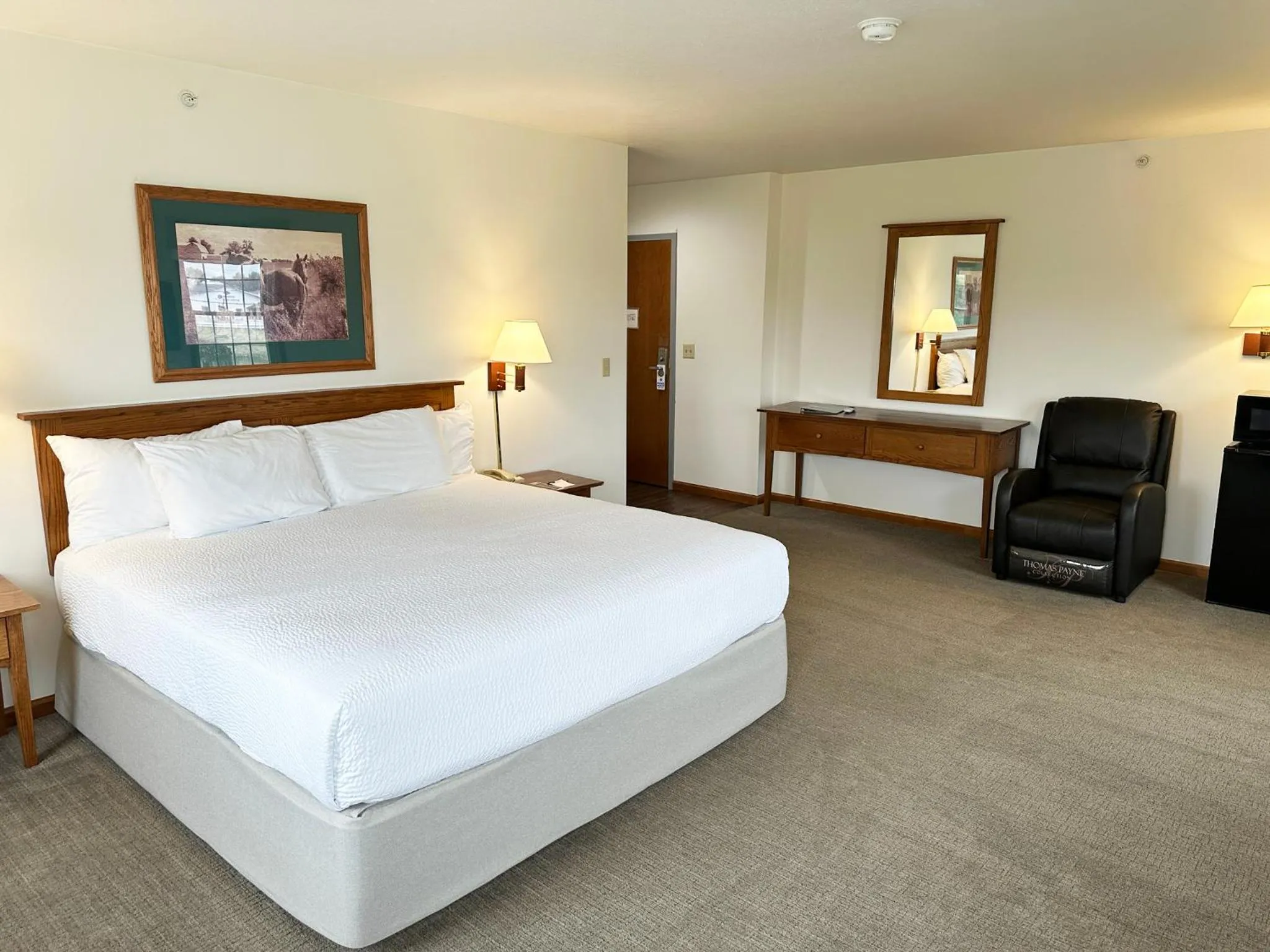 Bed in Farmstead Inn and Conference Center