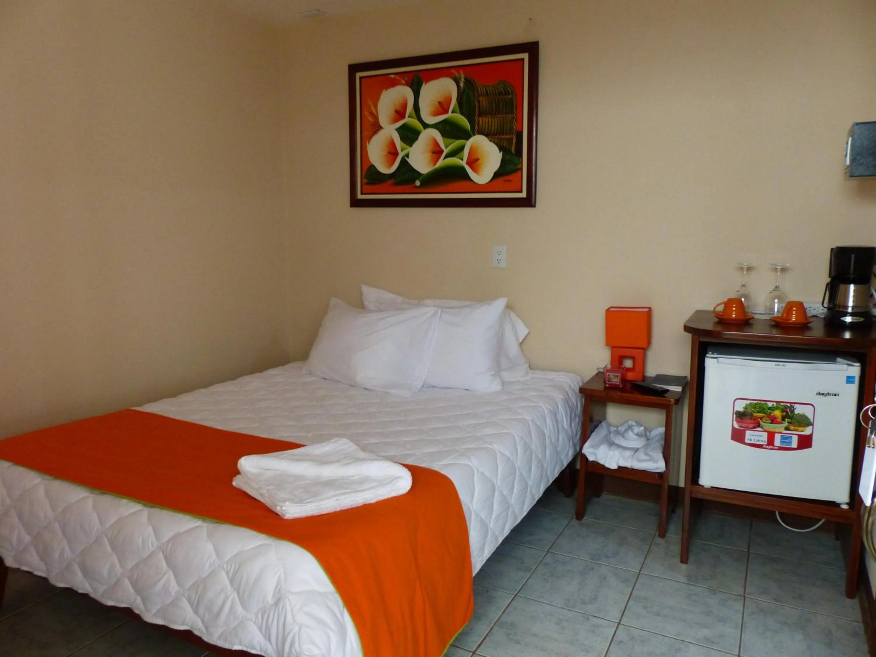 TV and multimedia, Bed in Mountain Faro Hotel