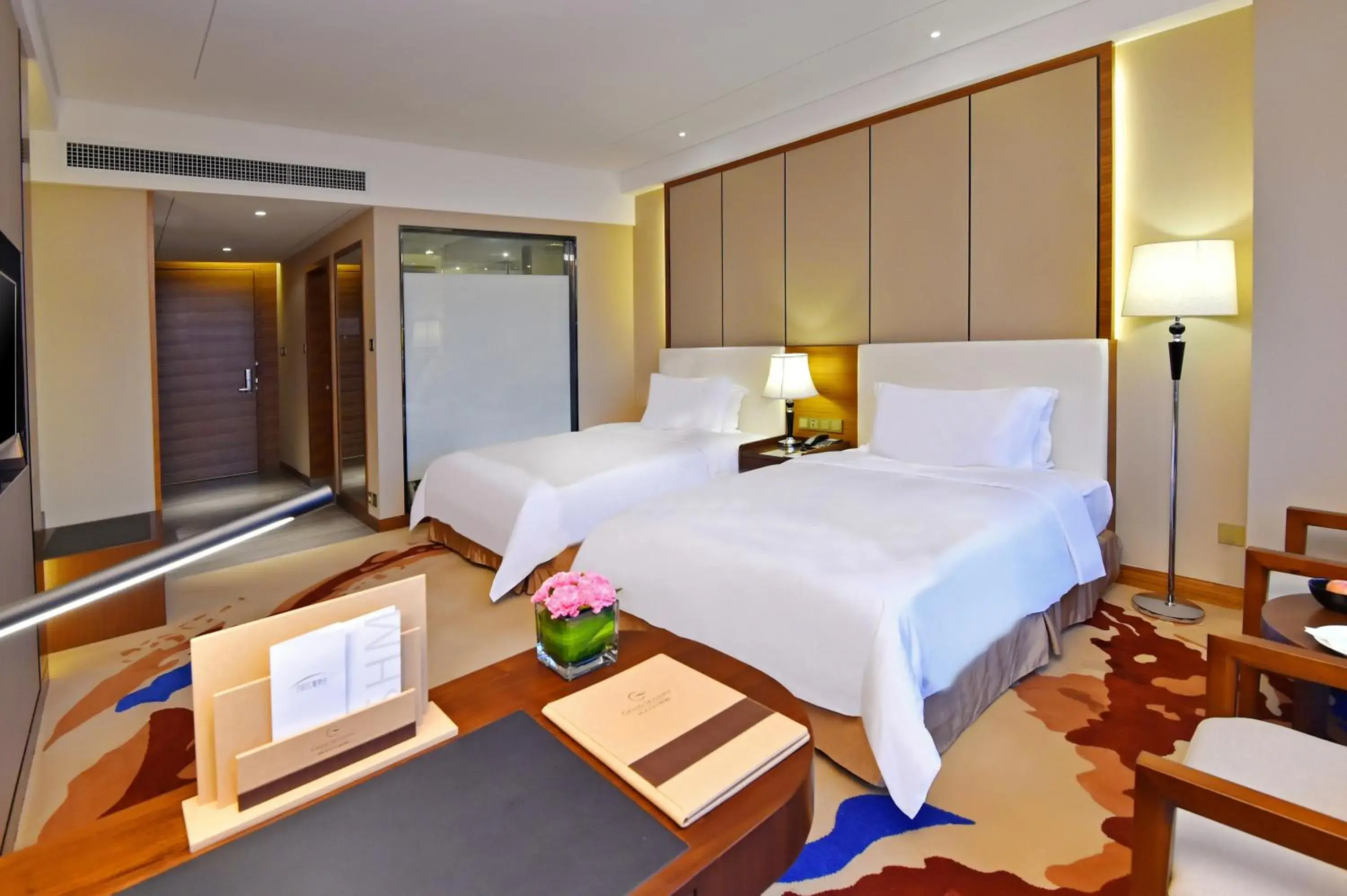 Business Twin Room in Grand Skylight International Hotel Huizhou Business Twin Room in Grand Skylight International Hotel Huizhou