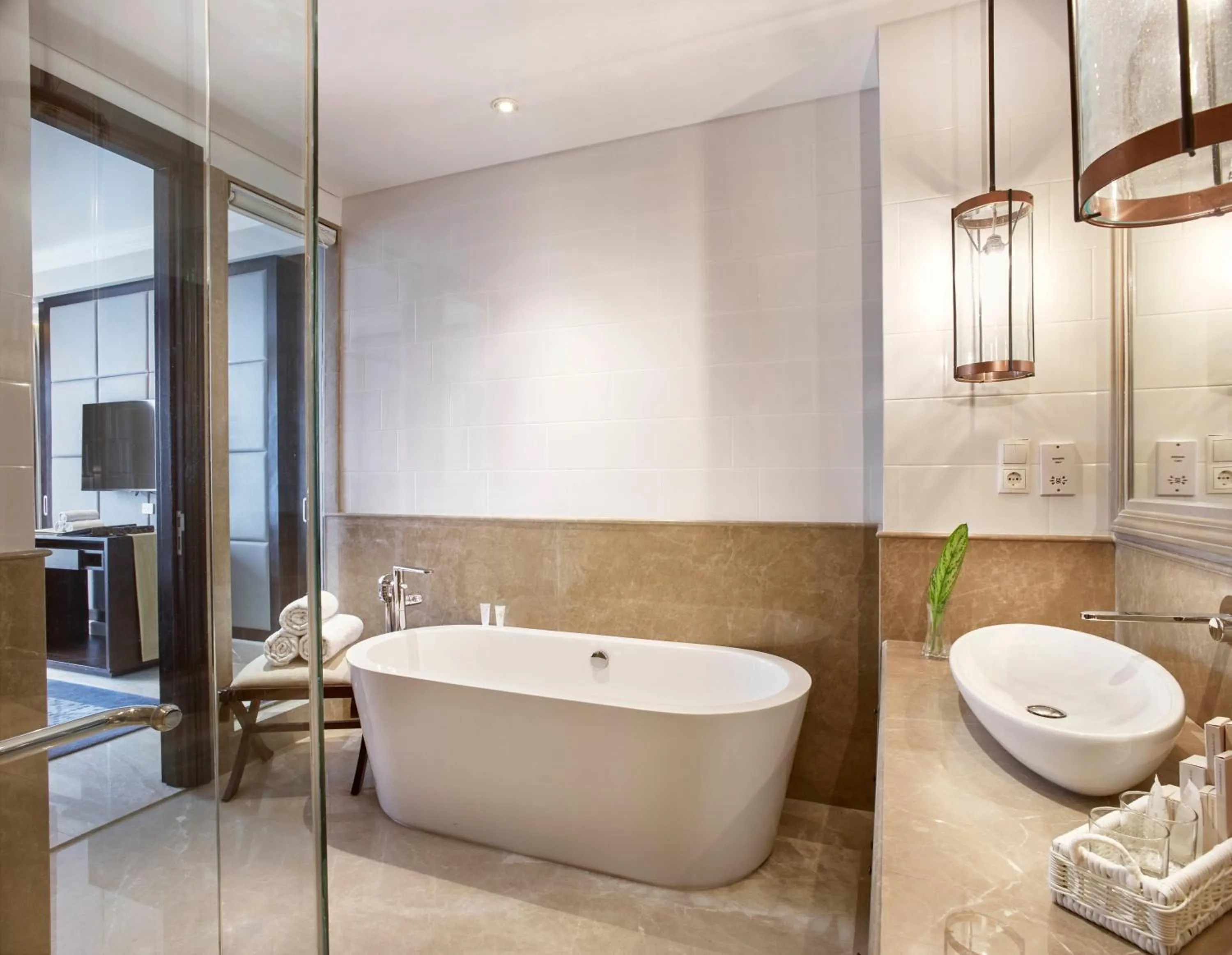 Bathroom in Jambuluwuk Oceano Seminyak Hotel