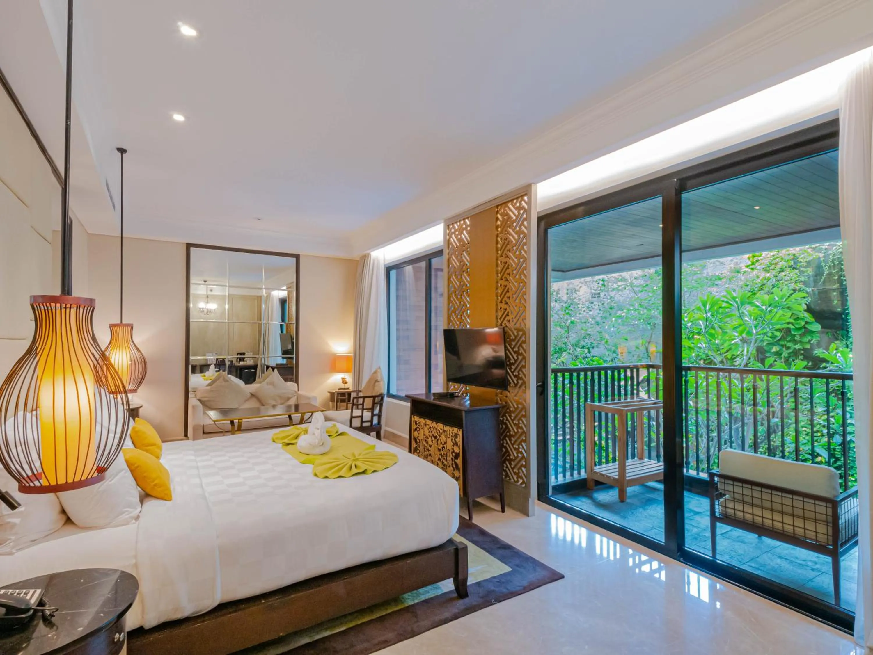 Bed in Jambuluwuk Oceano Seminyak Hotel