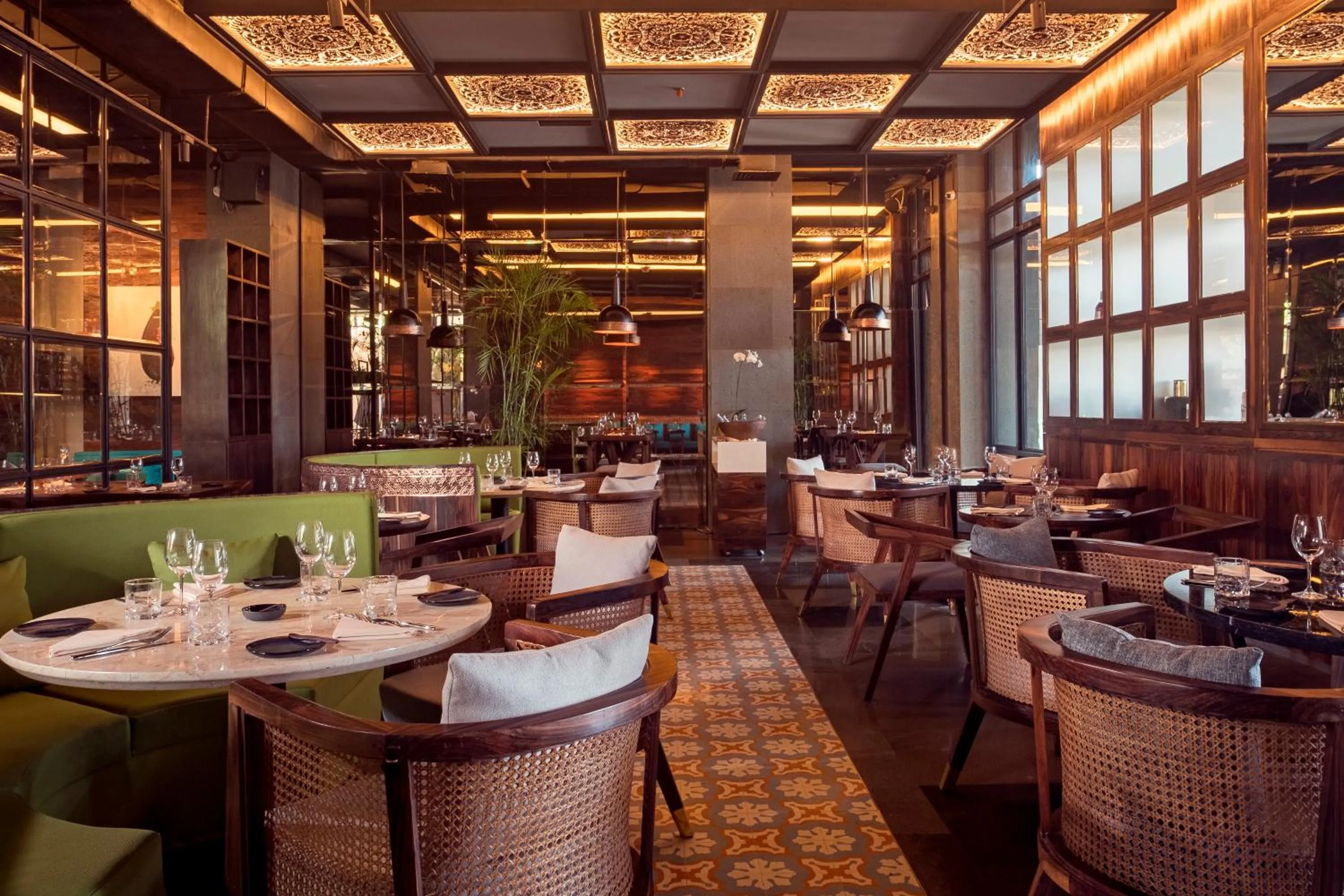 Restaurant/places to eat in Jambuluwuk Oceano Seminyak Hotel