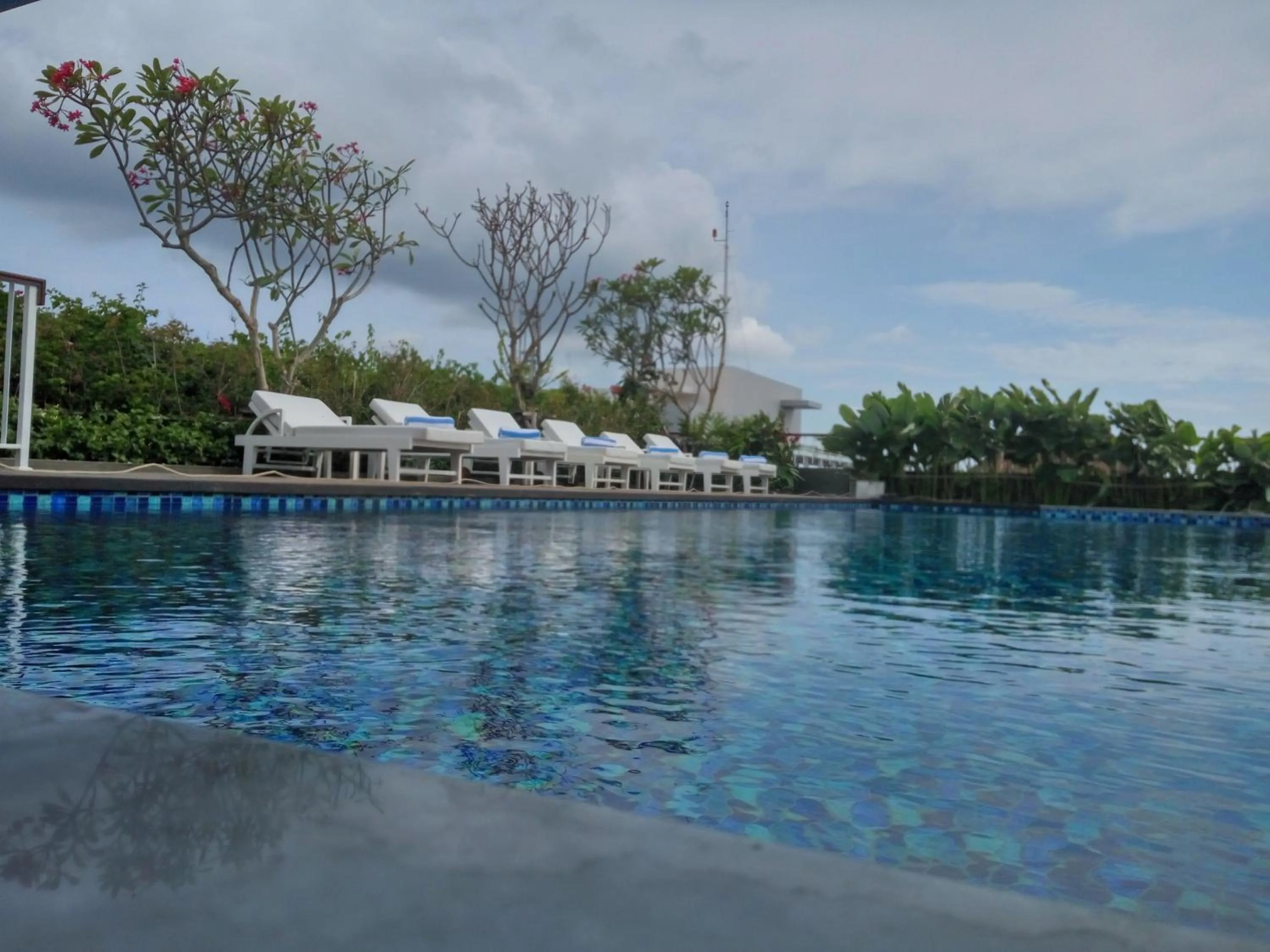 Swimming pool in Jambuluwuk Oceano Seminyak Hotel