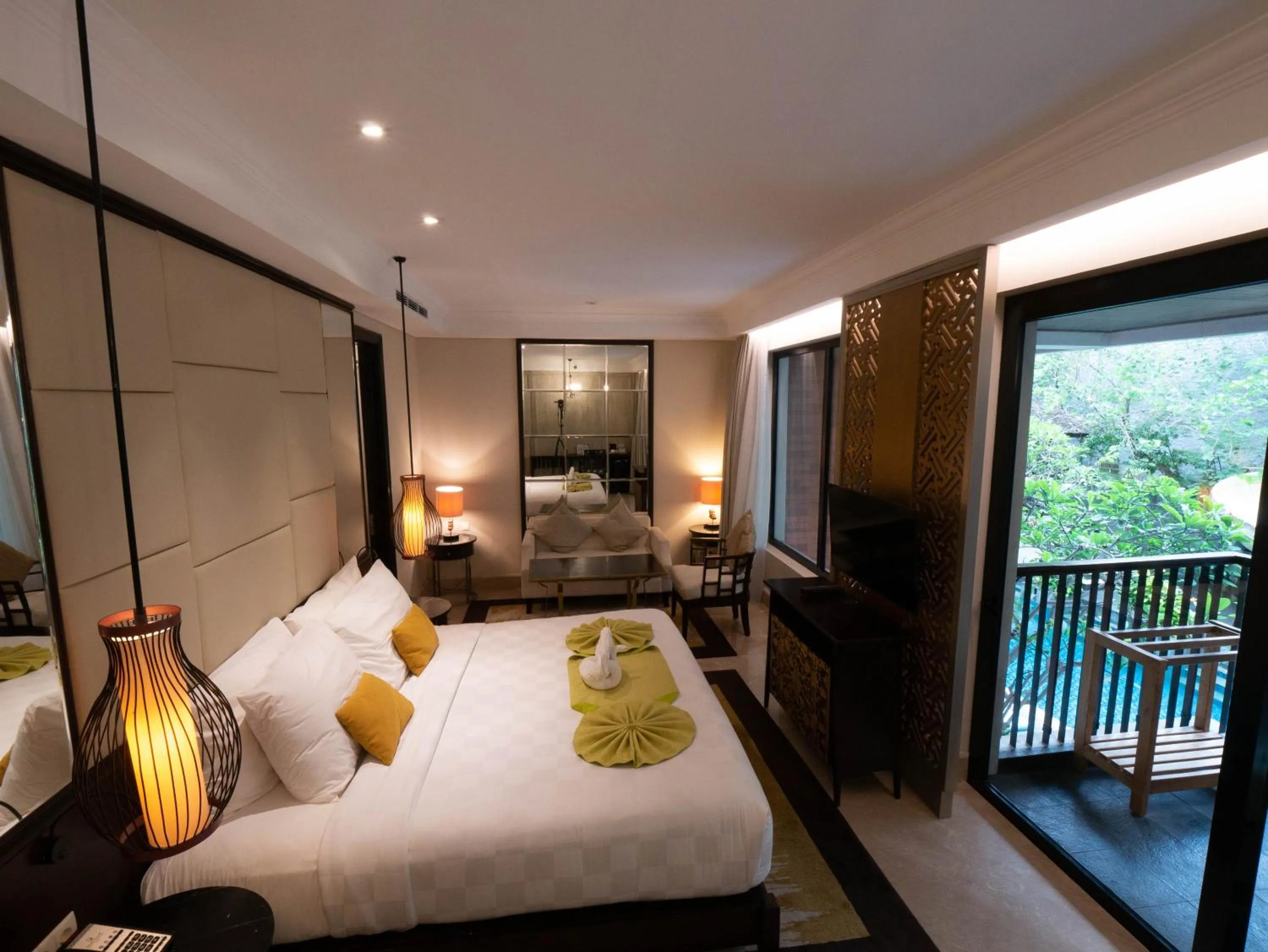 Bed in Jambuluwuk Oceano Seminyak Hotel