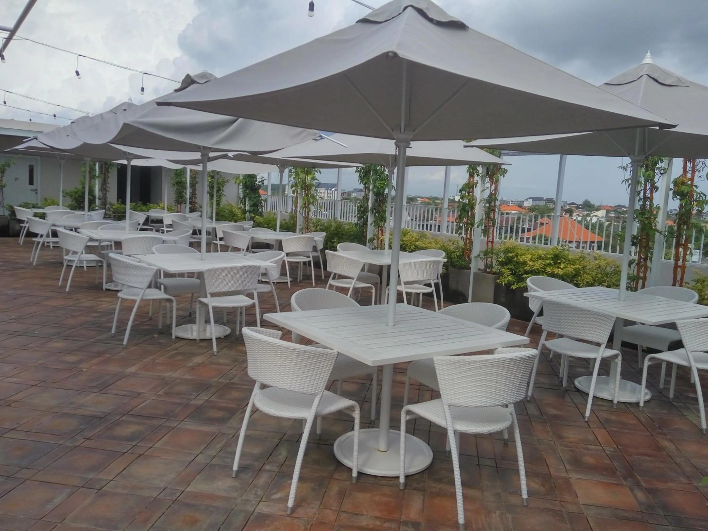 Area and facilities in Jambuluwuk Oceano Seminyak Hotel