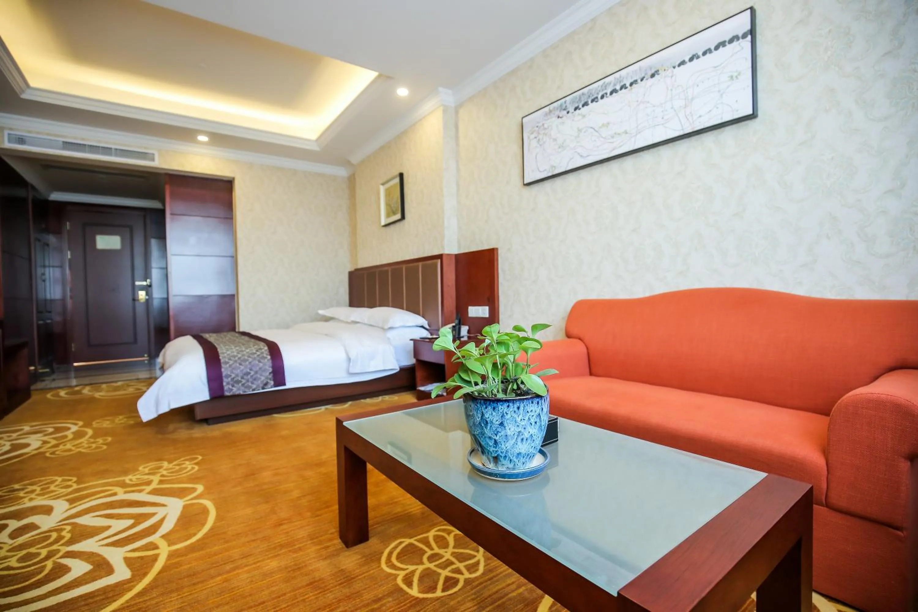 Photo of the whole room, Bed in New Knight Royal Hotel Airport and International Resort