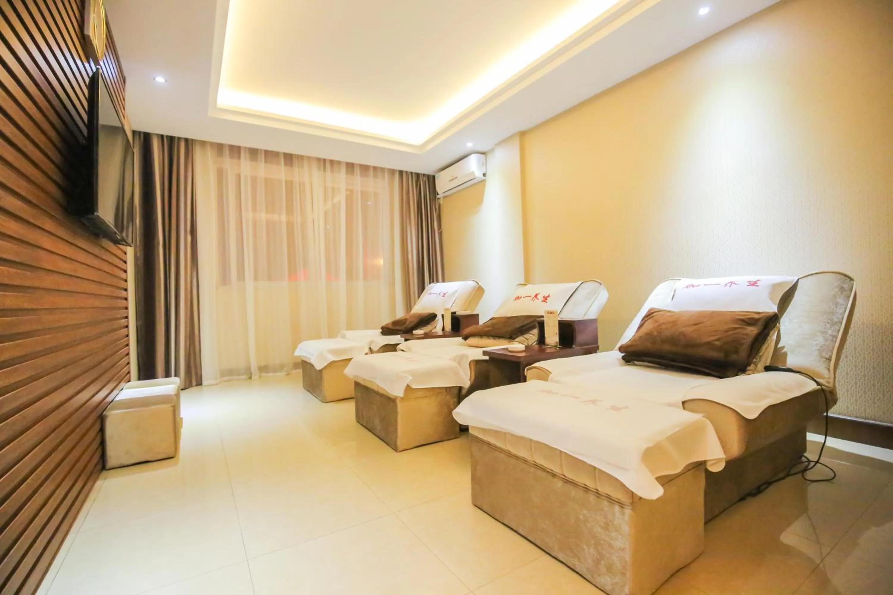 Spa and wellness centre/facilities, Bed in New Knight Royal Hotel Airport and International Resort