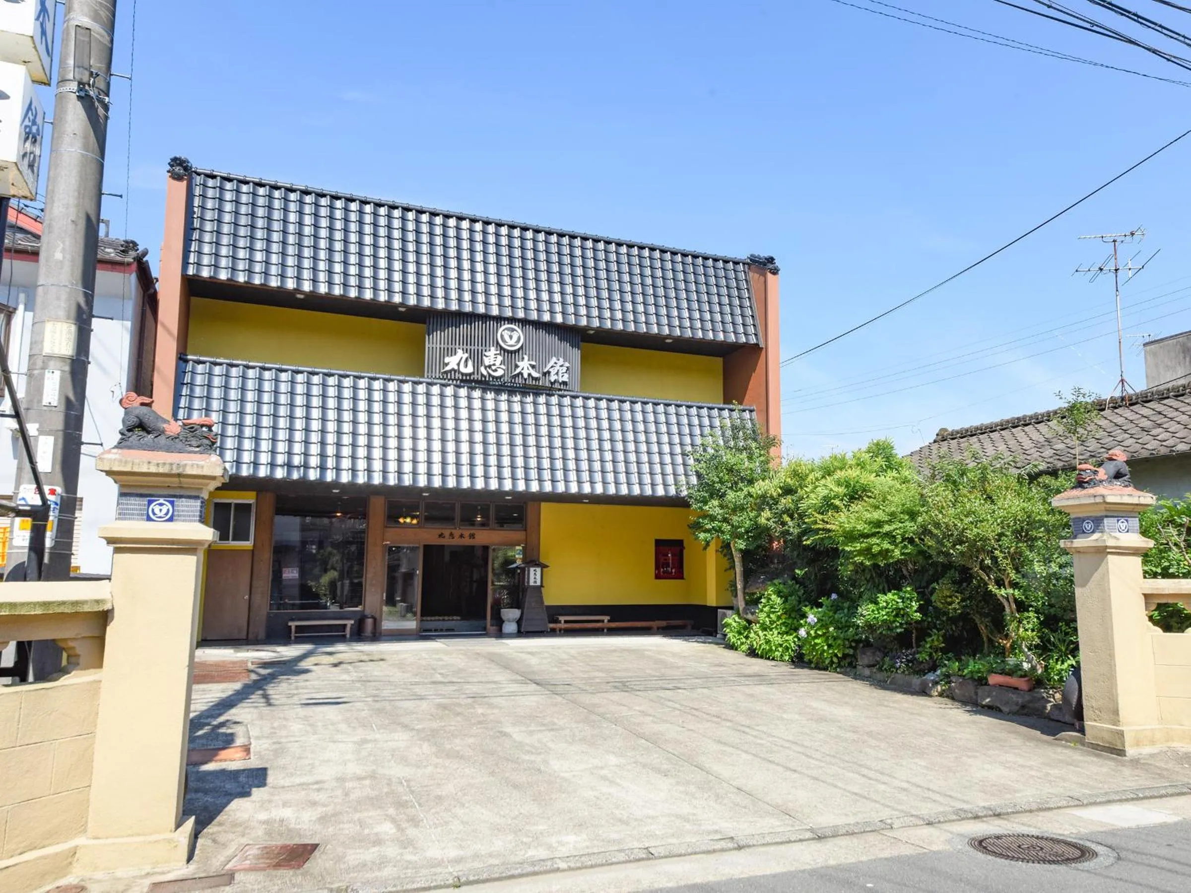 Facade/entrance in Ryokan Marue Honkan