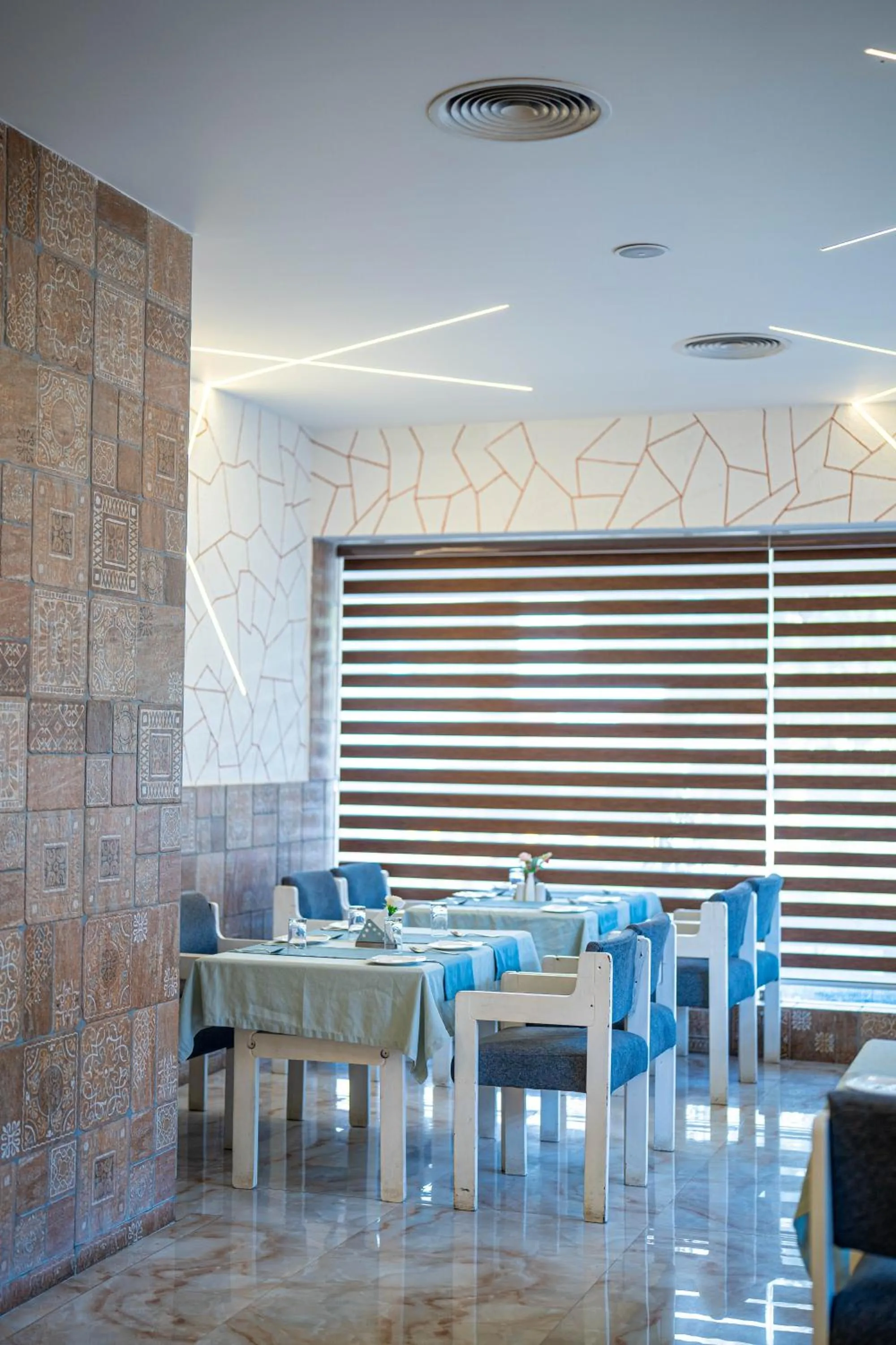 Restaurant/places to eat in Casino Hotels Ltd